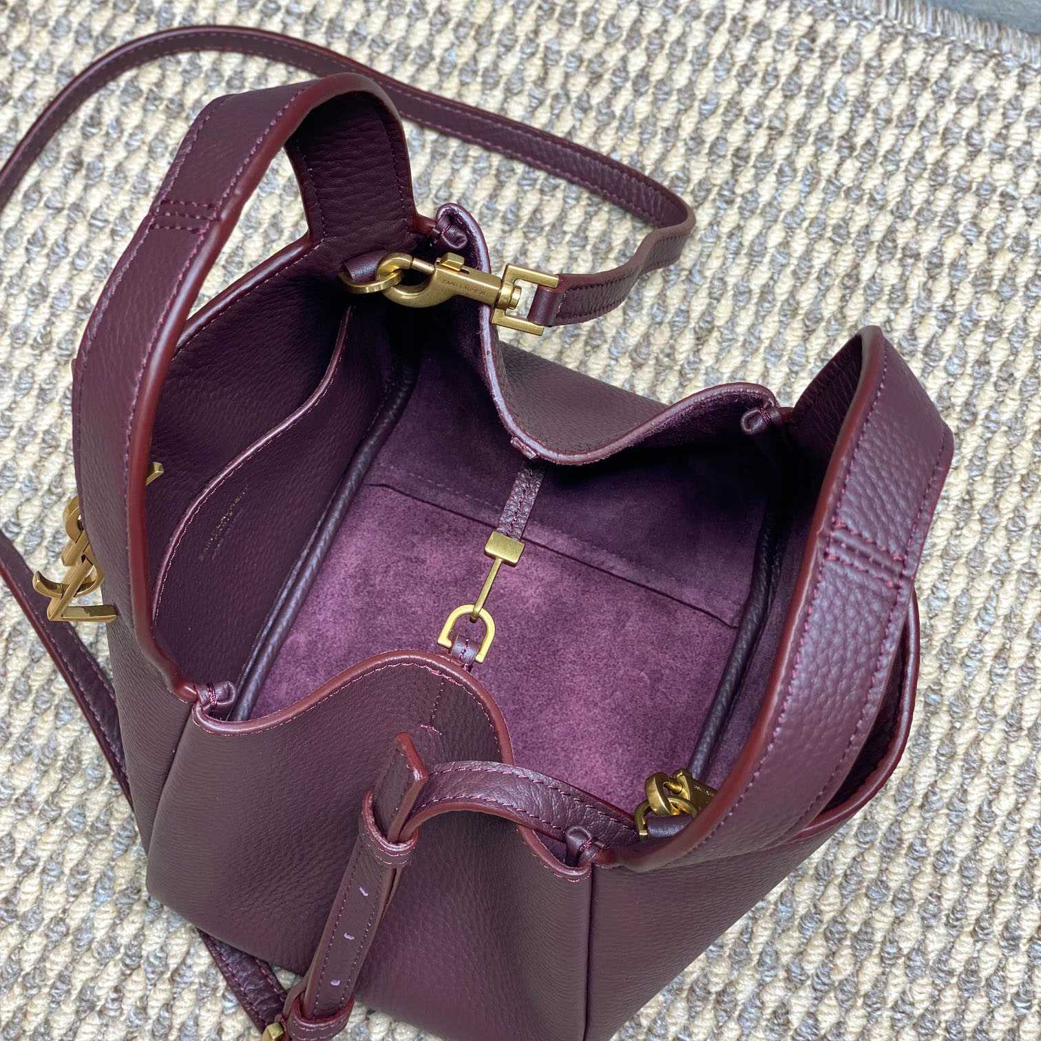 Saint Laurent LE 5 À 7 BABY BEA In Grained Leather - DesignerGu