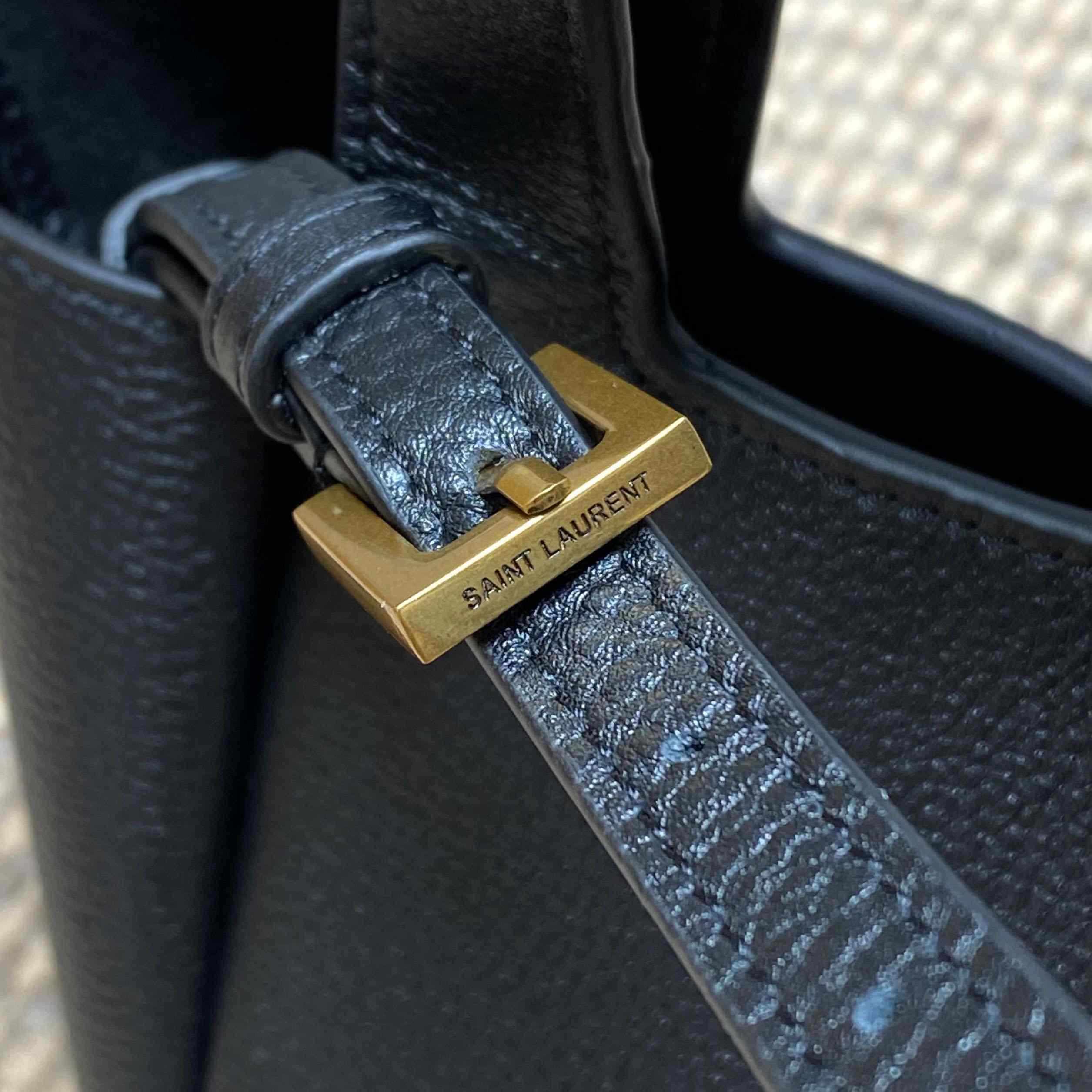 Saint Laurent LE 5 À 7 BABY BEA In Grained Leather - DesignerGu
