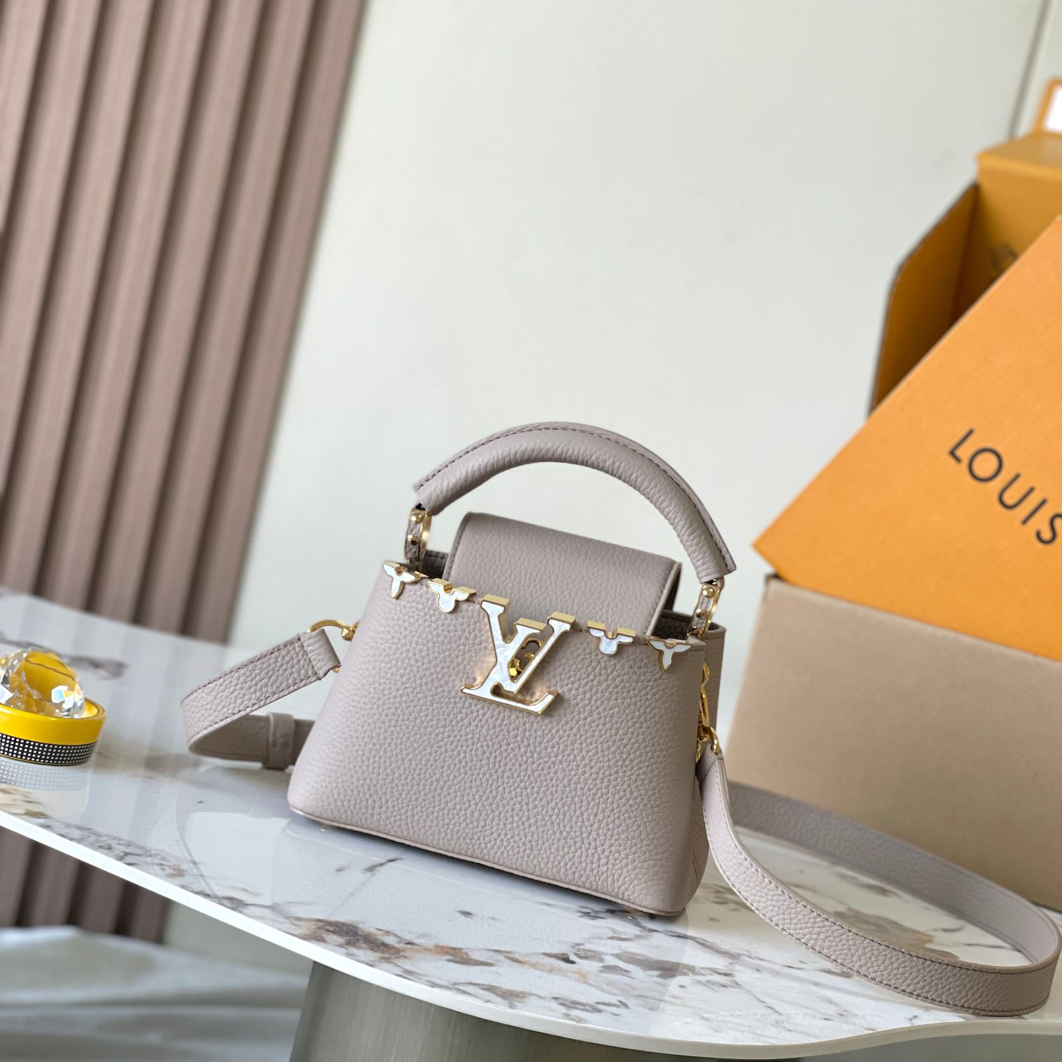 Louis Vuitton Capucines Mini M11341 - DesignerGu