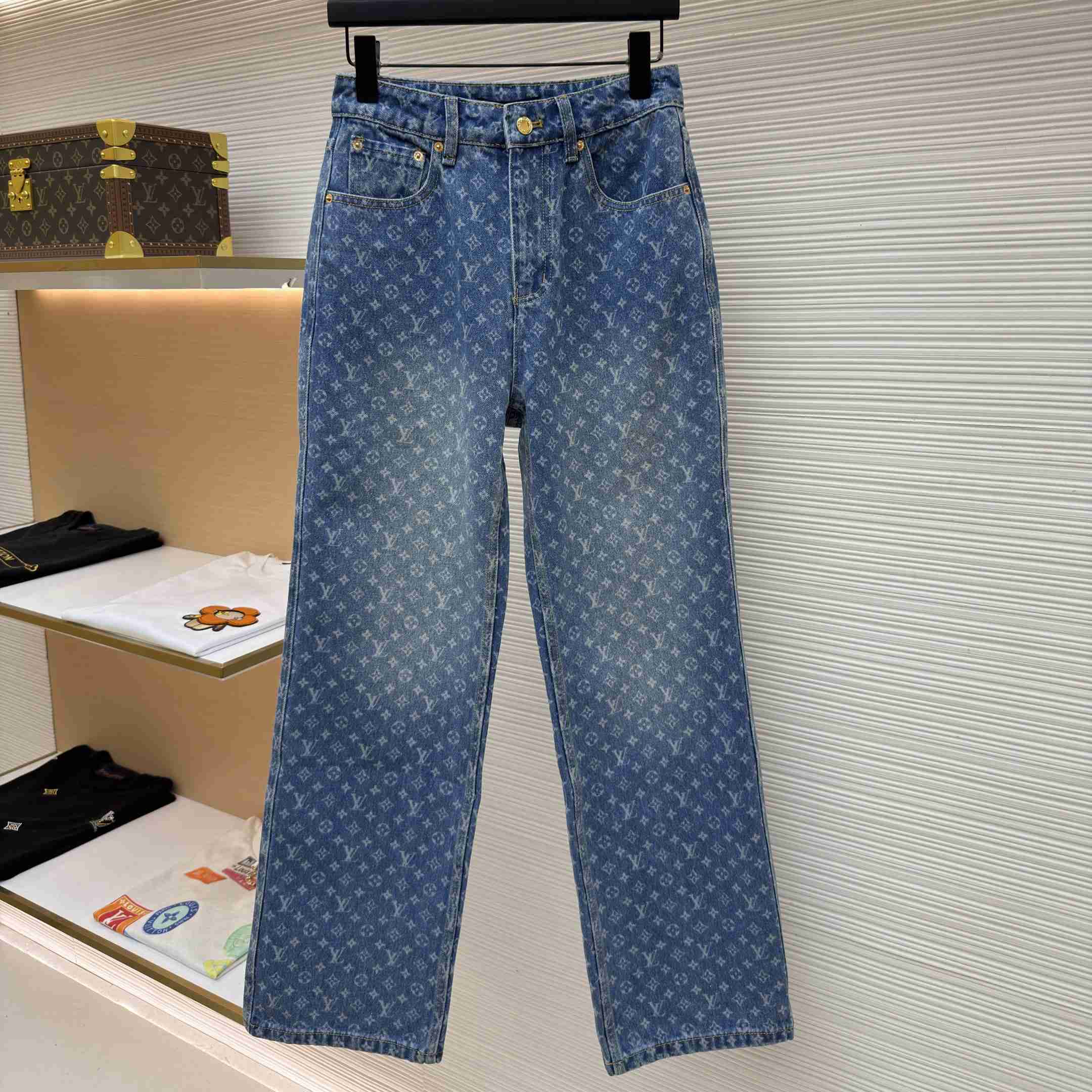 Louis Vuitton Monogram Flared Jeans 1AHENS - DesignerGu