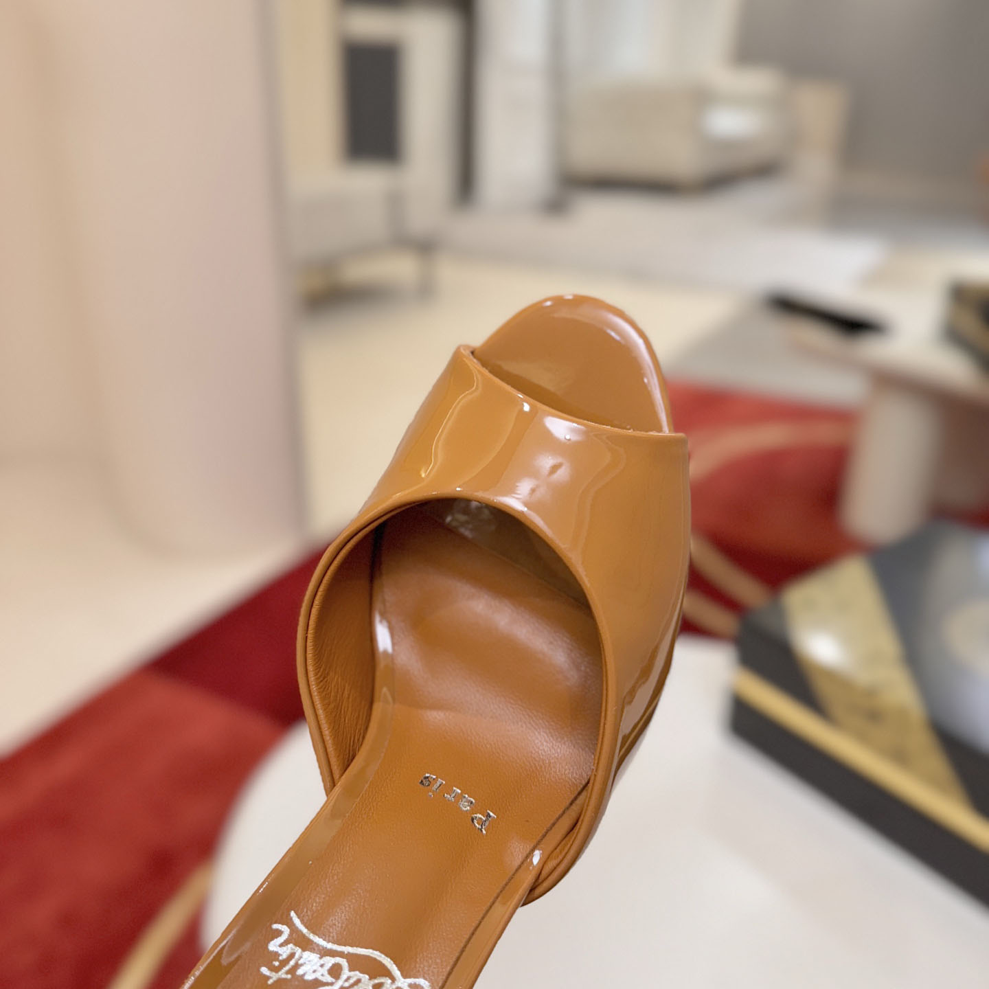 Christian Louboutin Me Dolly 100MM Patent Leather Mules - DesignerGu