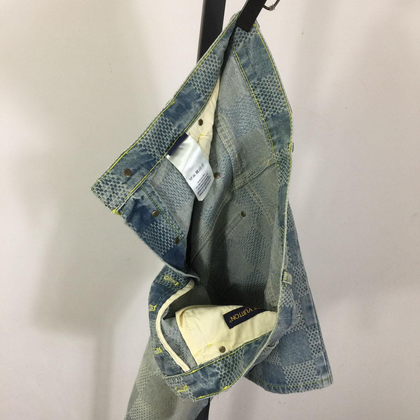 Louis Vuitton Damier 3D Light Denim Shorts 1AHVDS - DesignerGu