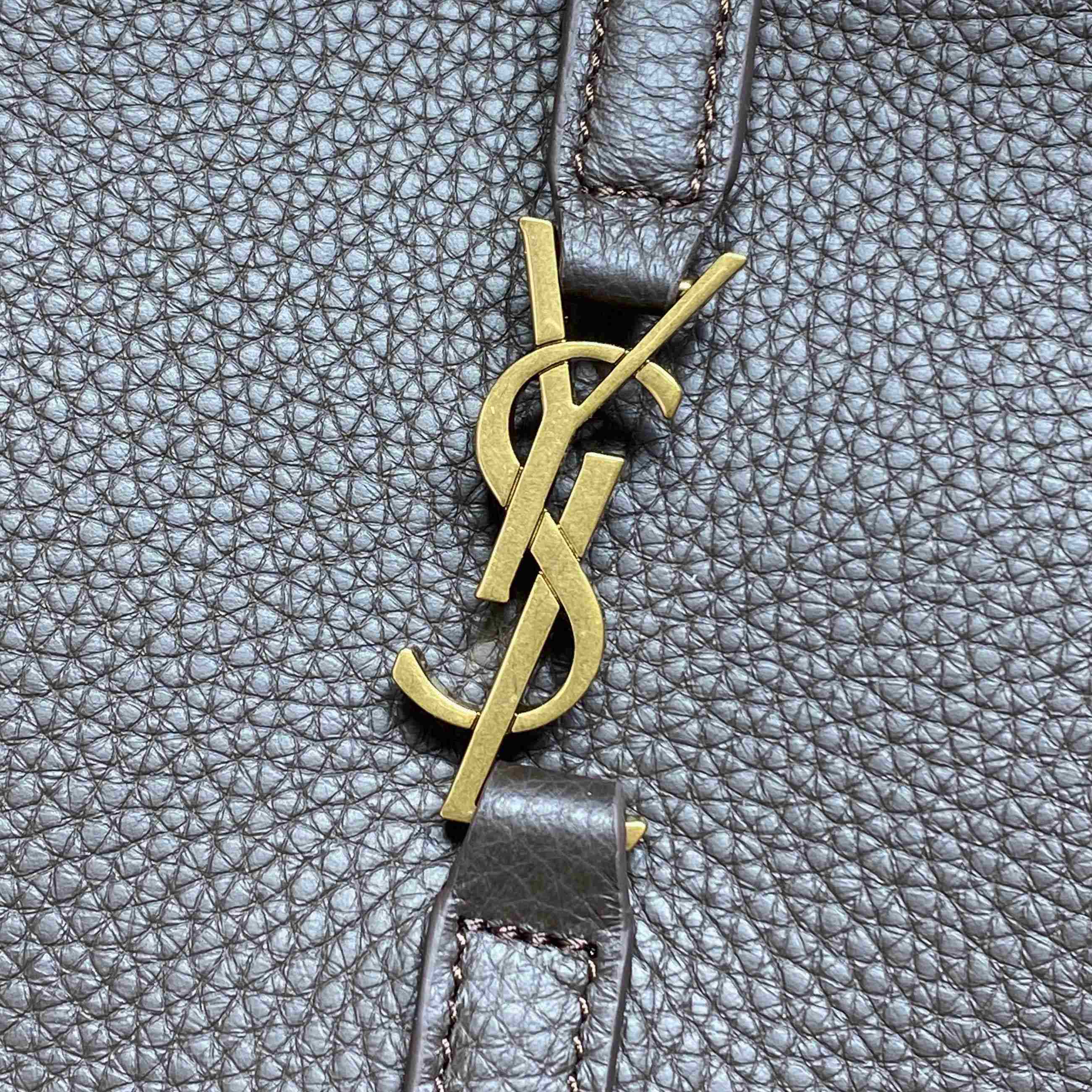 Saint Laurent LE 5 À 7 BABY BEA In Grained Leather - DesignerGu