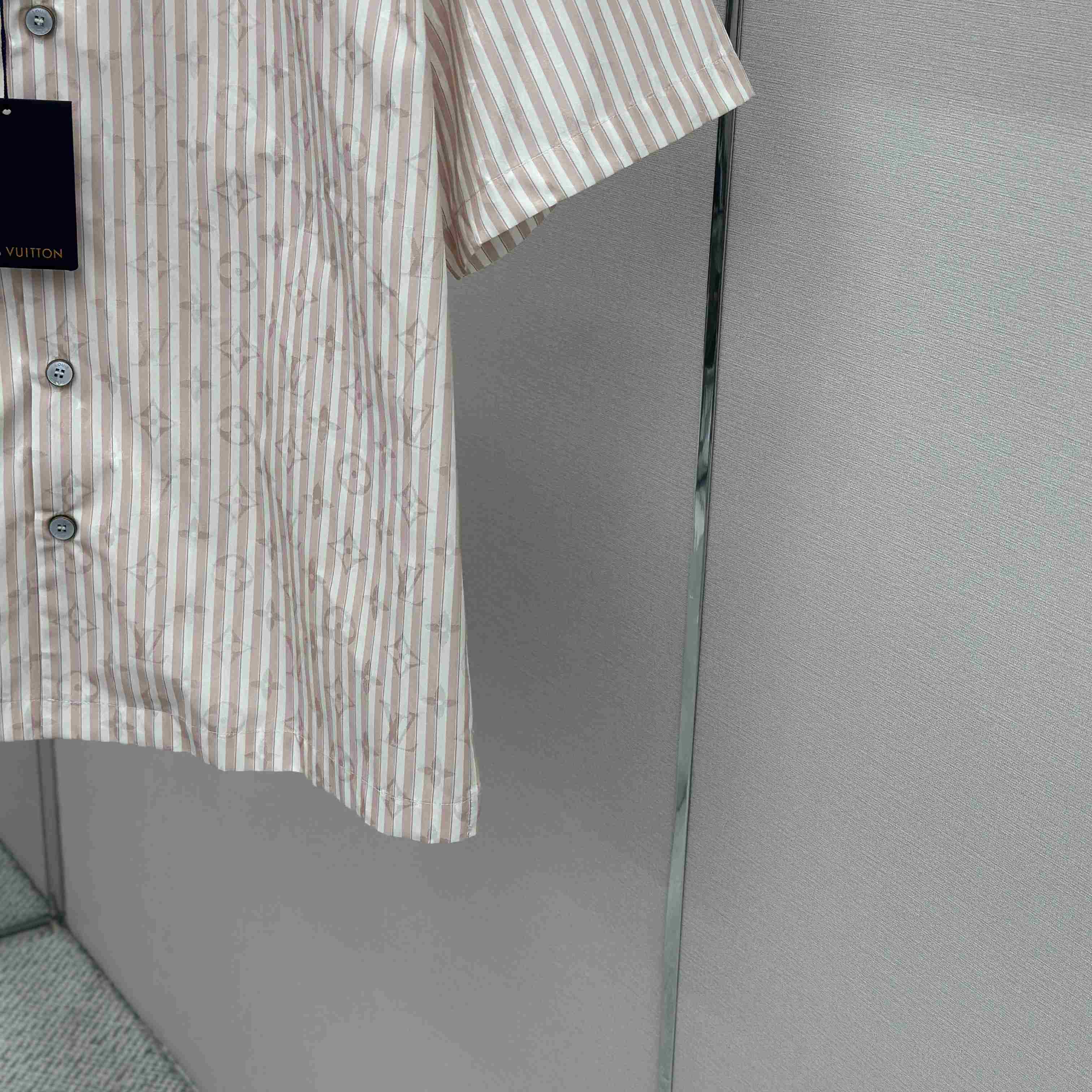 Louis Vuitton Monogram Striped Silk Short-Sleeved Shirt 1AK7B0 - DesignerGu