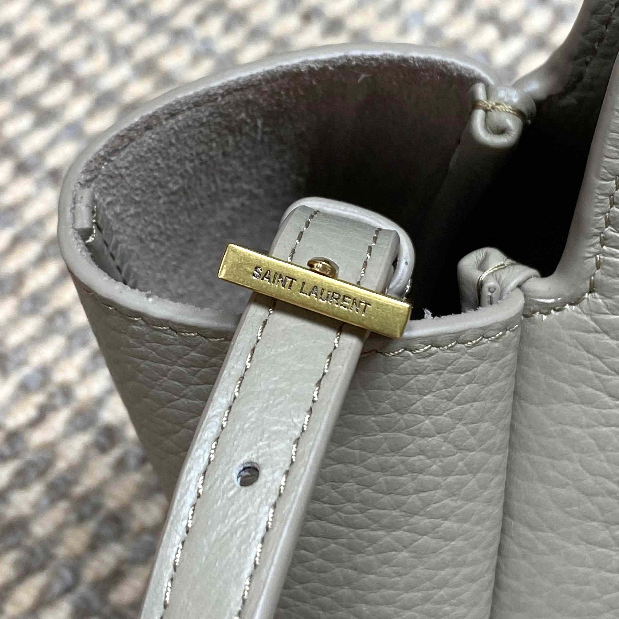Saint Laurent LE 5 À 7 BABY BEA In Grained Leather - DesignerGu