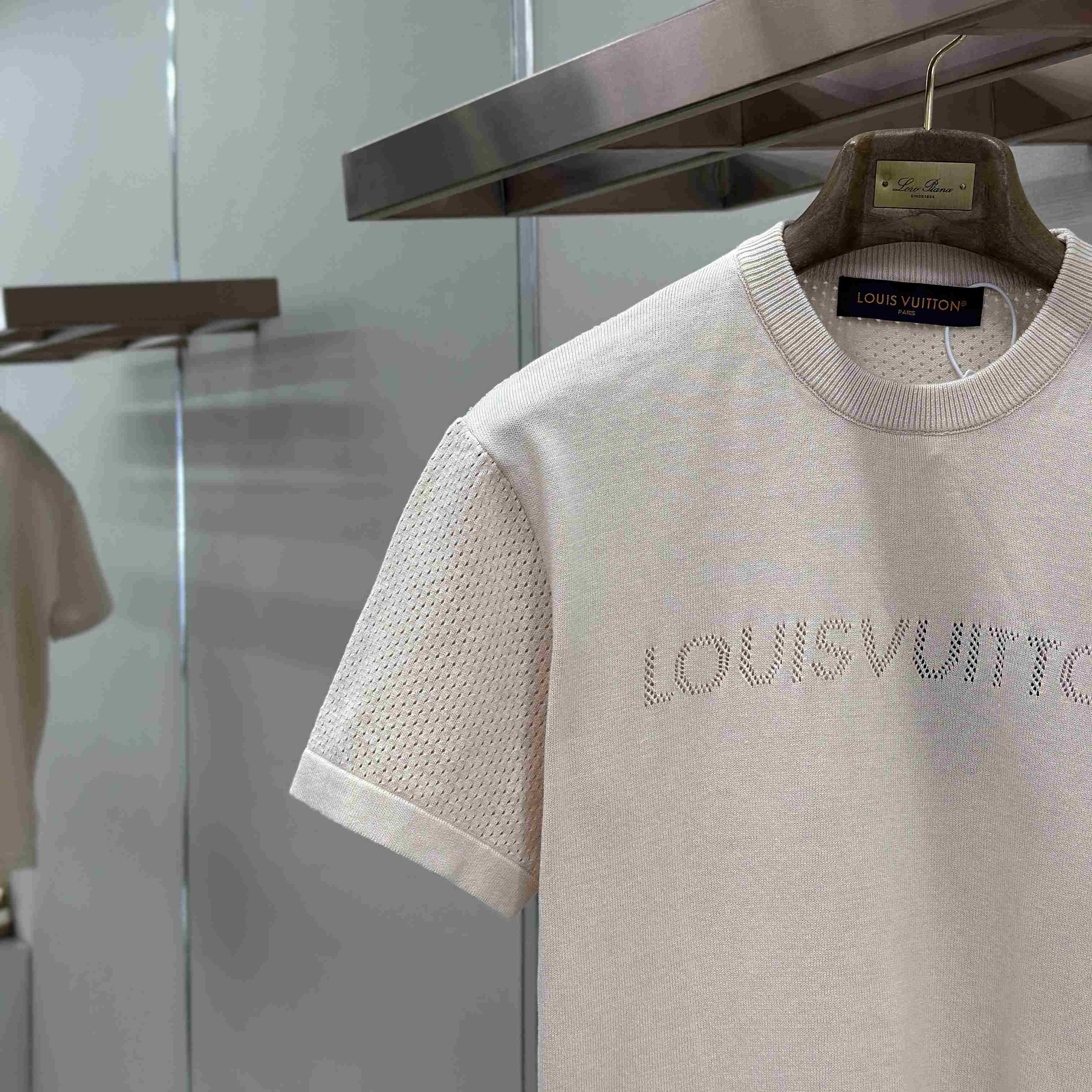 Louis Vuitton Elegant Cotton Cashmere Short-Sleeved Crewneck 1AK6XJ - DesignerGu