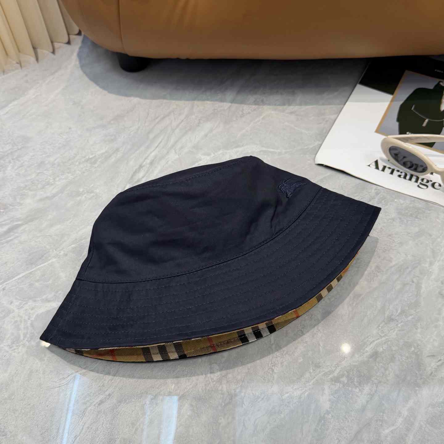 Burberry  Reversible Gabardine Bucket Hat - DesignerGu
