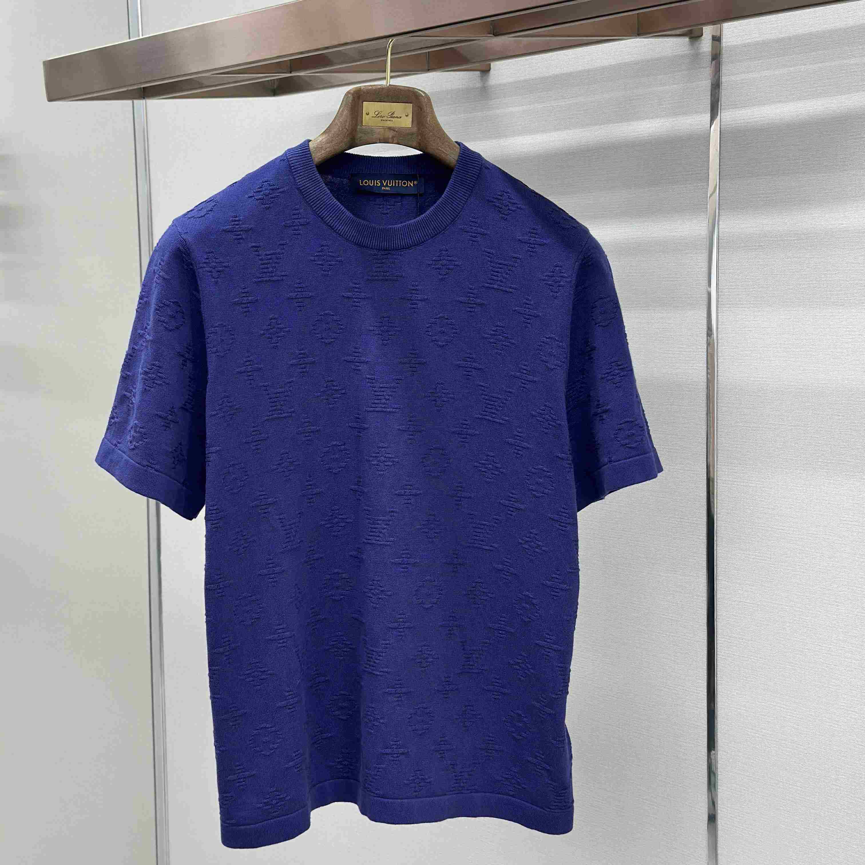 Louis Vuitton Monogram Short-Sleeved Crewneck 1AK71Z - DesignerGu