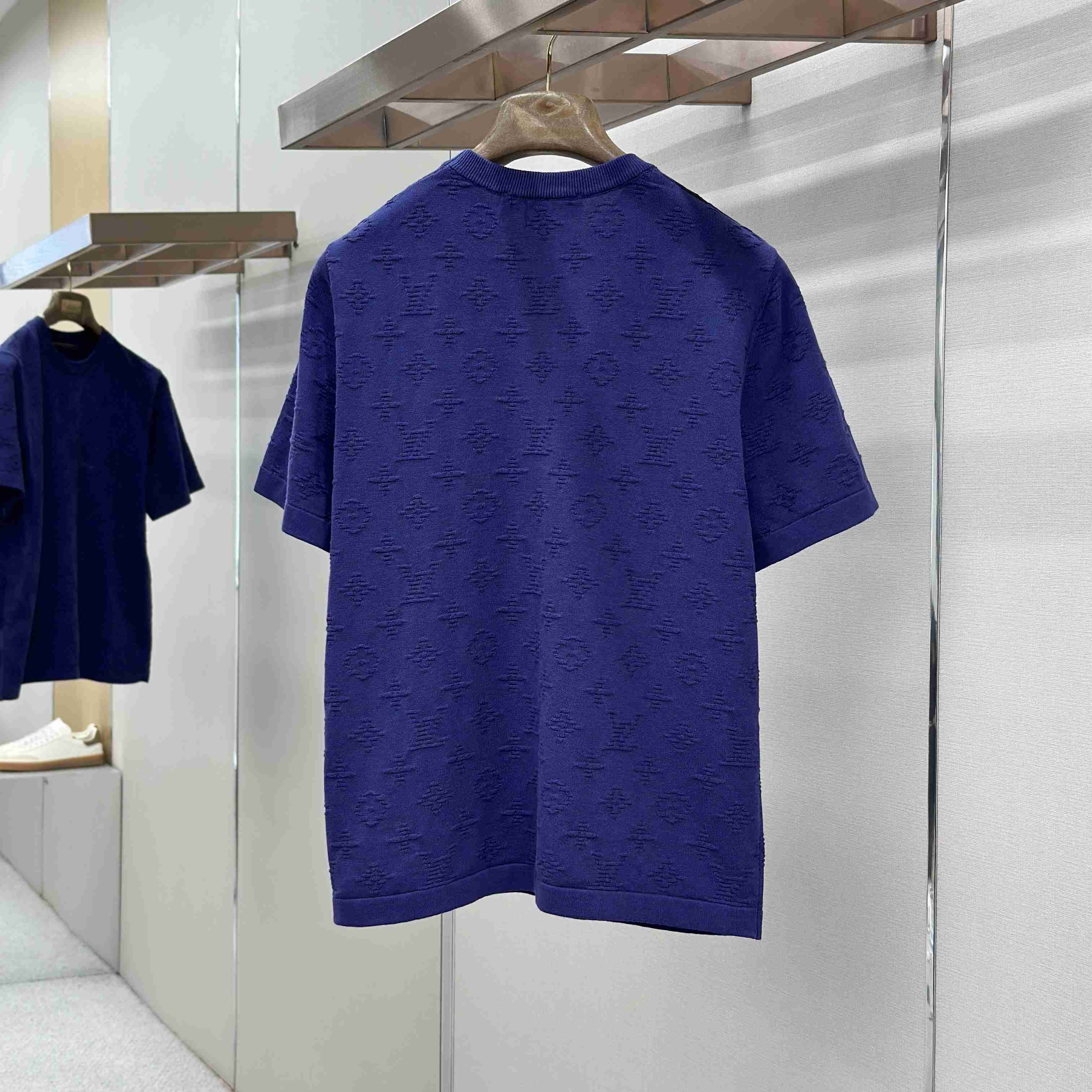 Louis Vuitton Monogram Short-Sleeved Crewneck 1AK71Z - DesignerGu