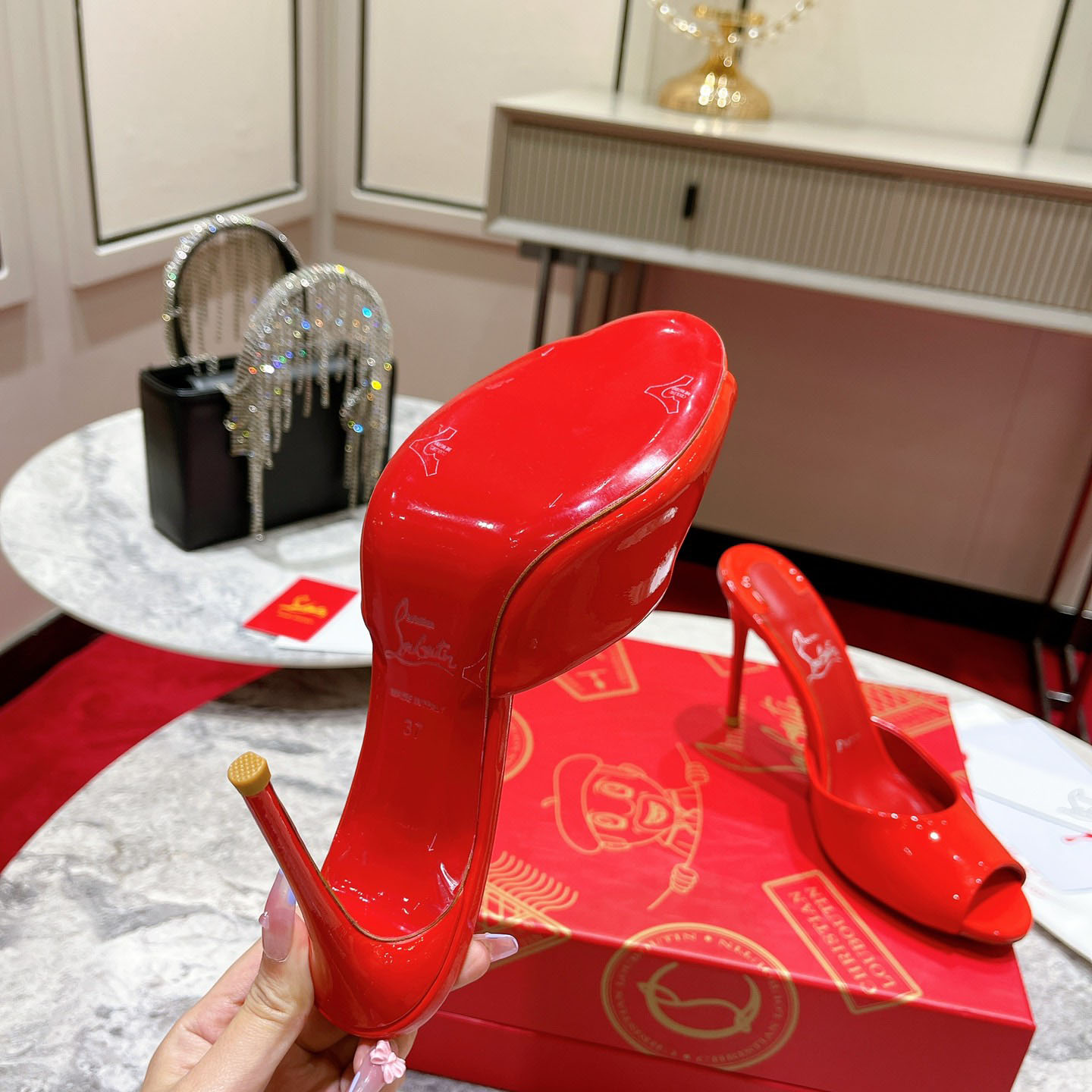 Christian Louboutin Me Dolly 100MM Patent Leather Mules - DesignerGu