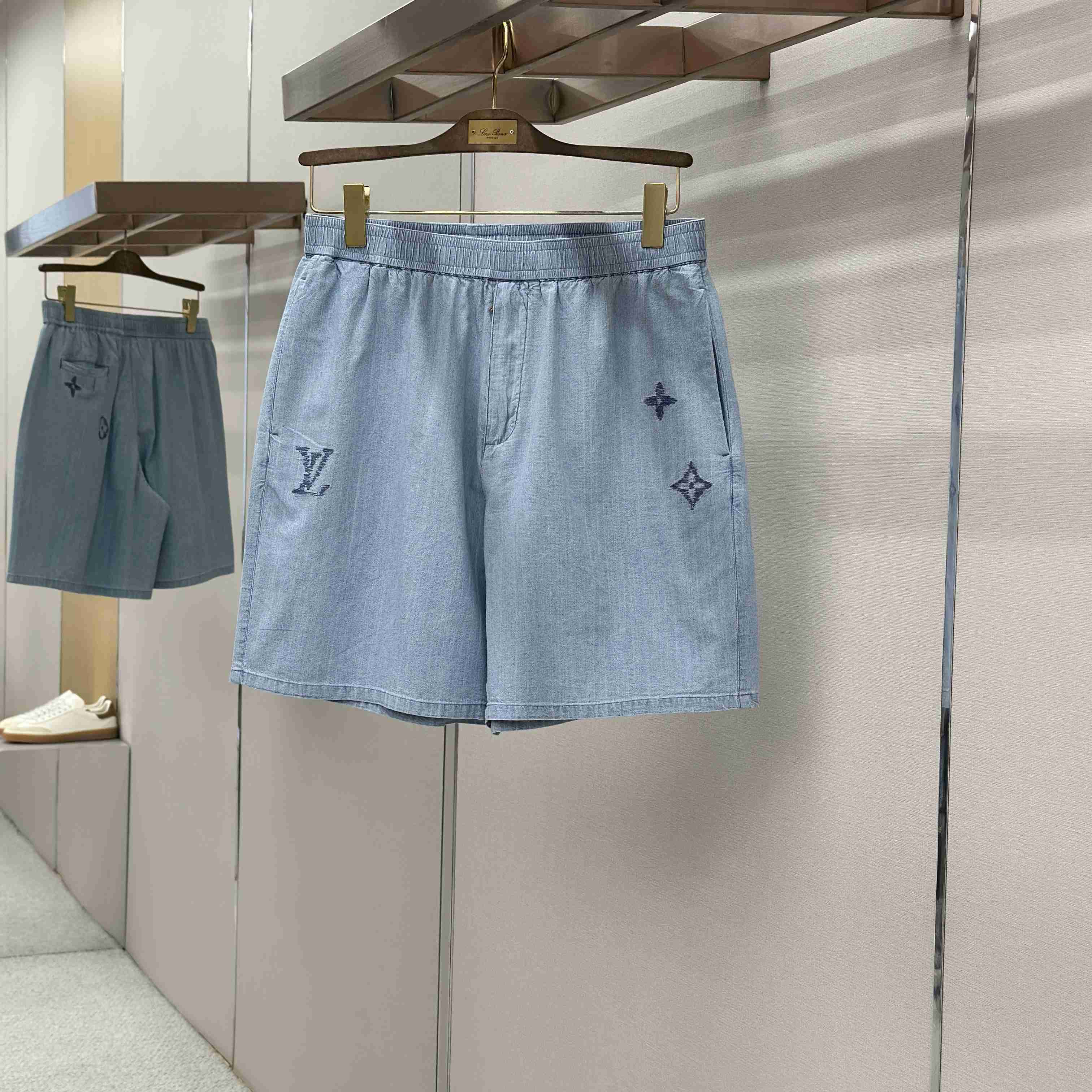 Louis Vuitton Embroidered Signature Chambray Shorts 1AK6P2 - DesignerGu