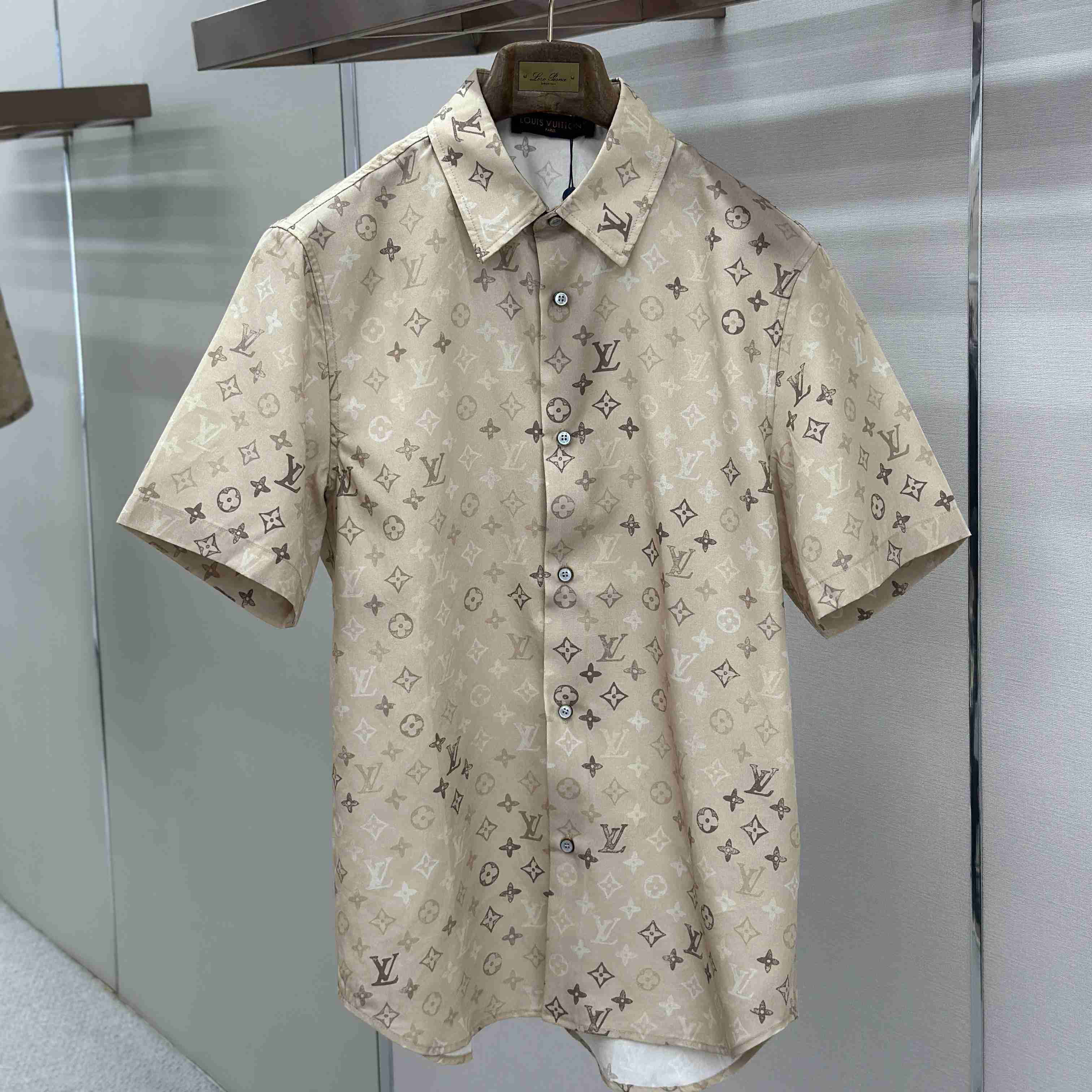 Louis Vuitton Monogram Short-Sleeved Shirt 1AK77Y - DesignerGu
