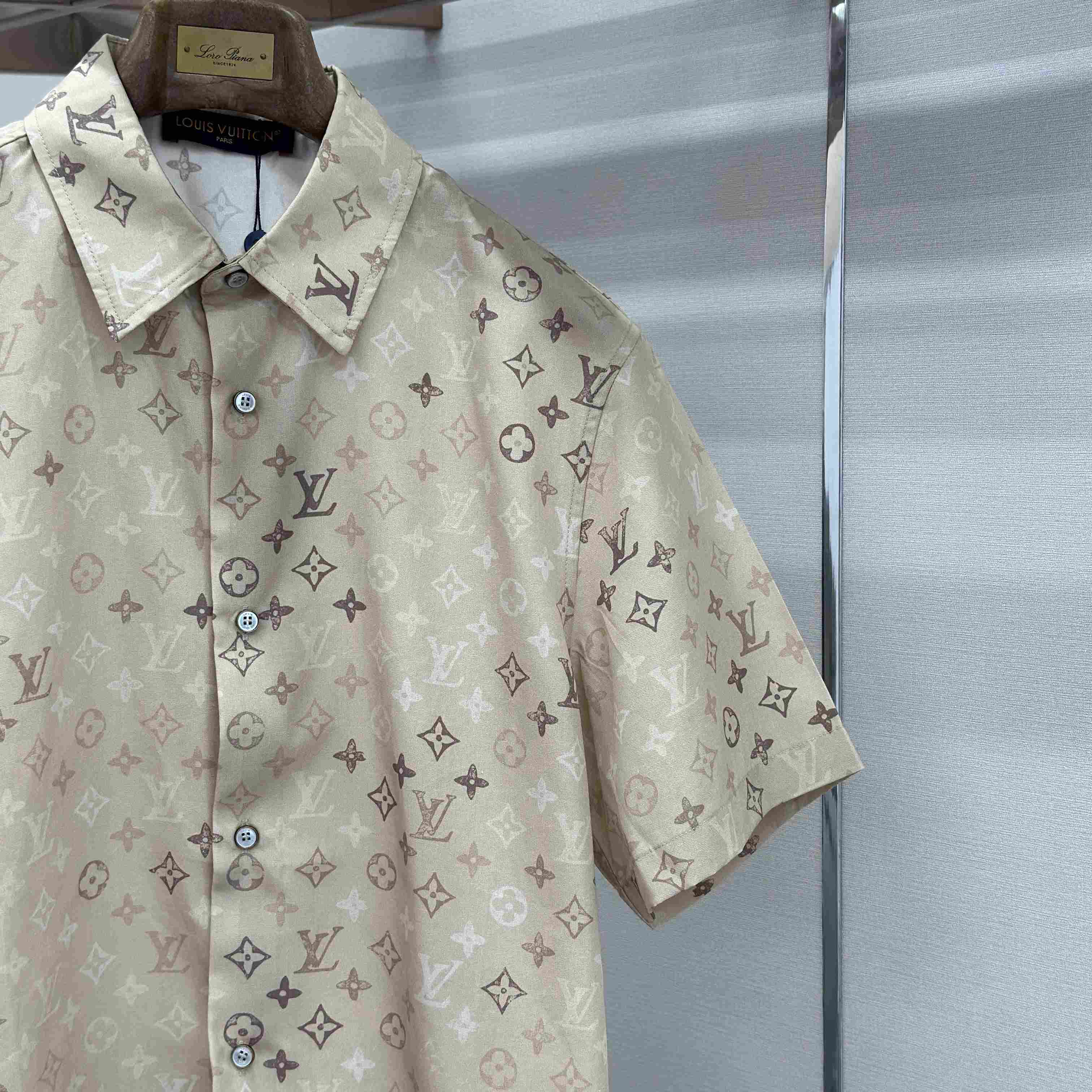 Louis Vuitton Monogram Short-Sleeved Shirt 1AK77Y - DesignerGu