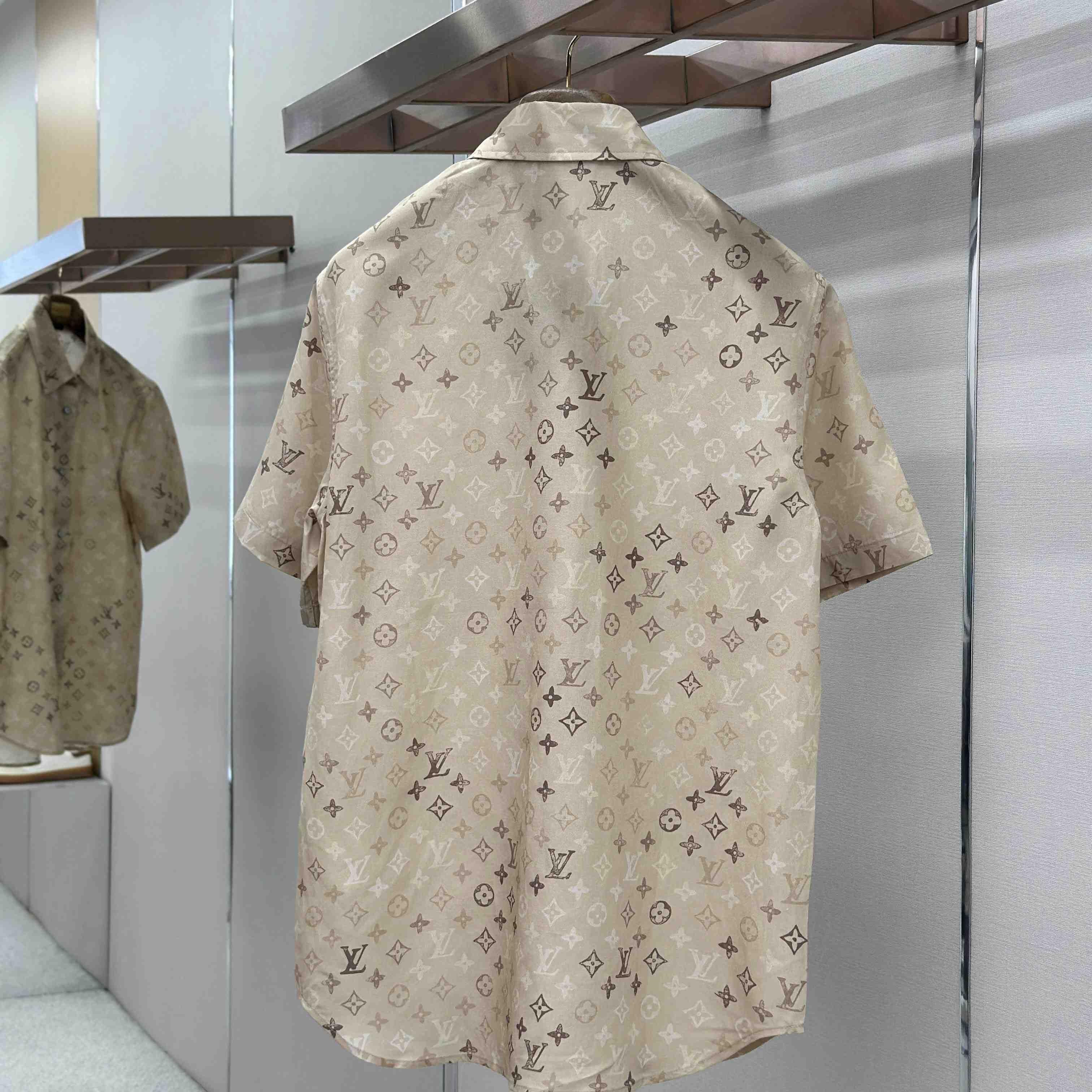 Louis Vuitton Monogram Short-Sleeved Shirt 1AK77Y - DesignerGu