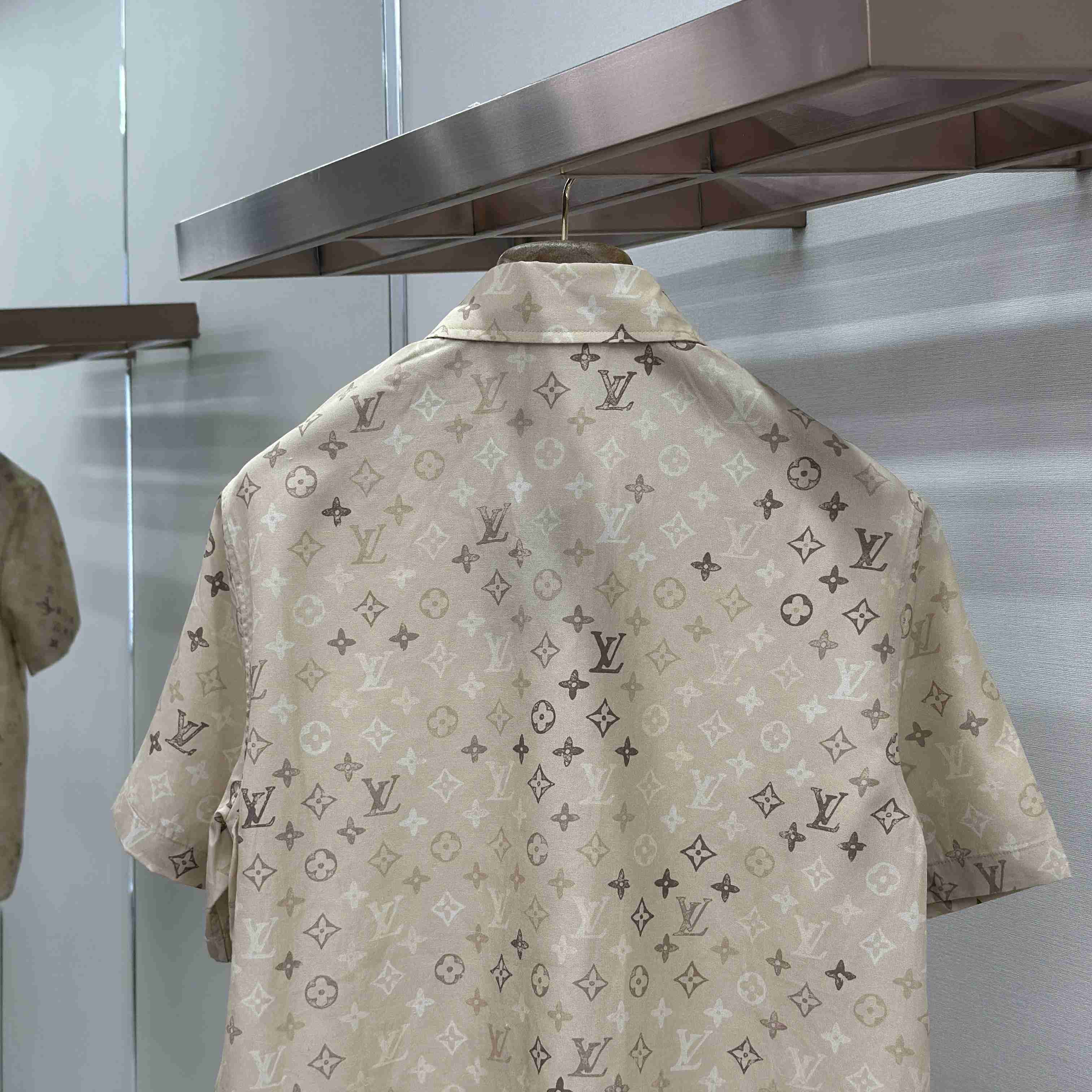 Louis Vuitton Monogram Short-Sleeved Shirt 1AK77Y - DesignerGu
