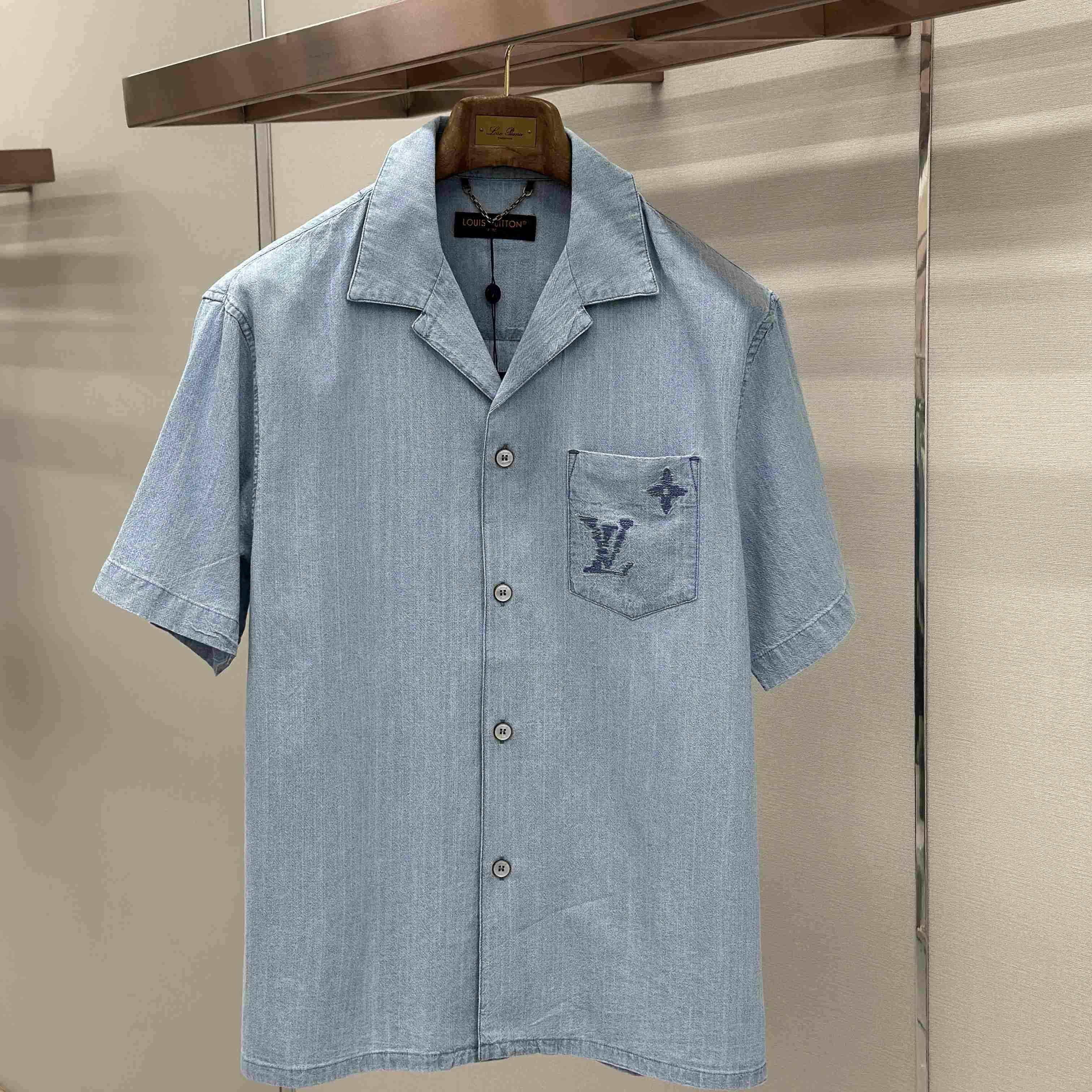 Louis Vuitton Embroidered Signature Chambray Short-Sleeved Shirt 1AK79C - DesignerGu