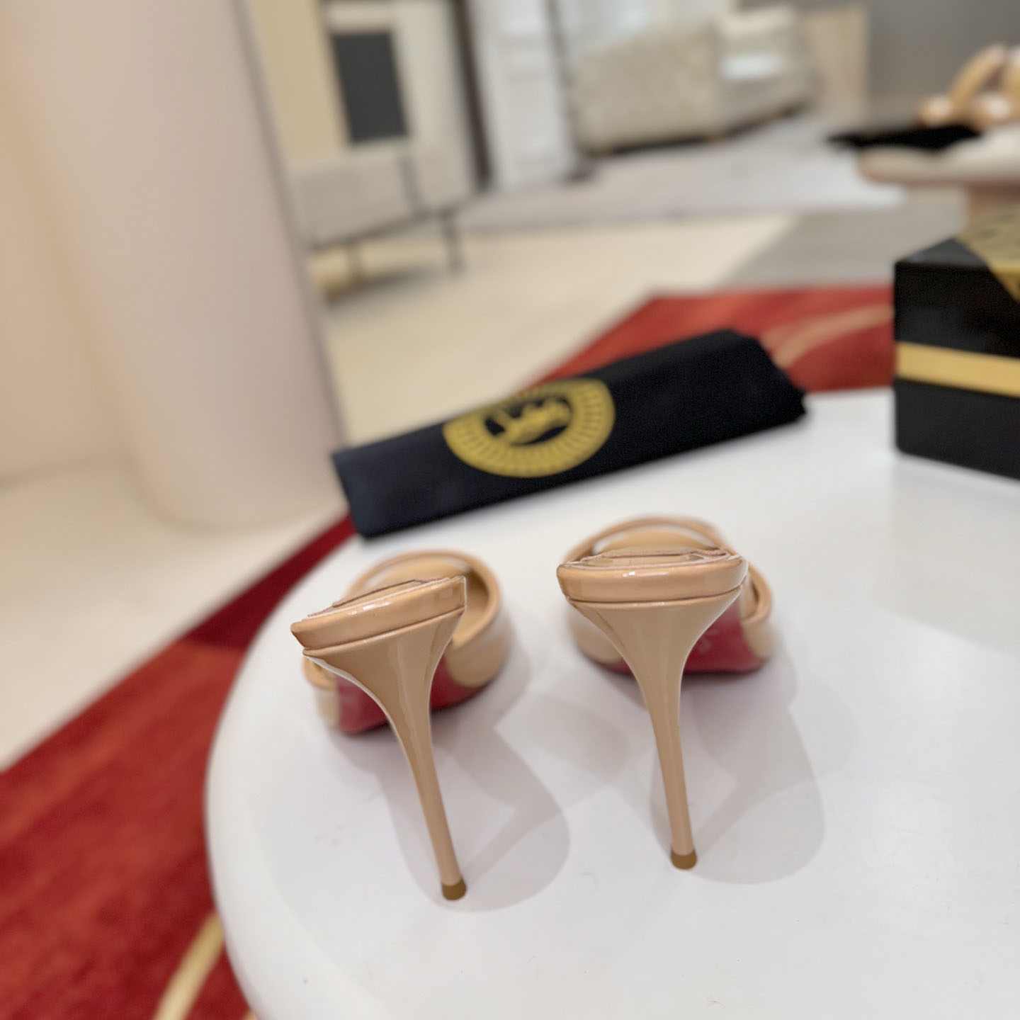 Christian Louboutin Me Dolly 100MM Patent Leather Mules - DesignerGu