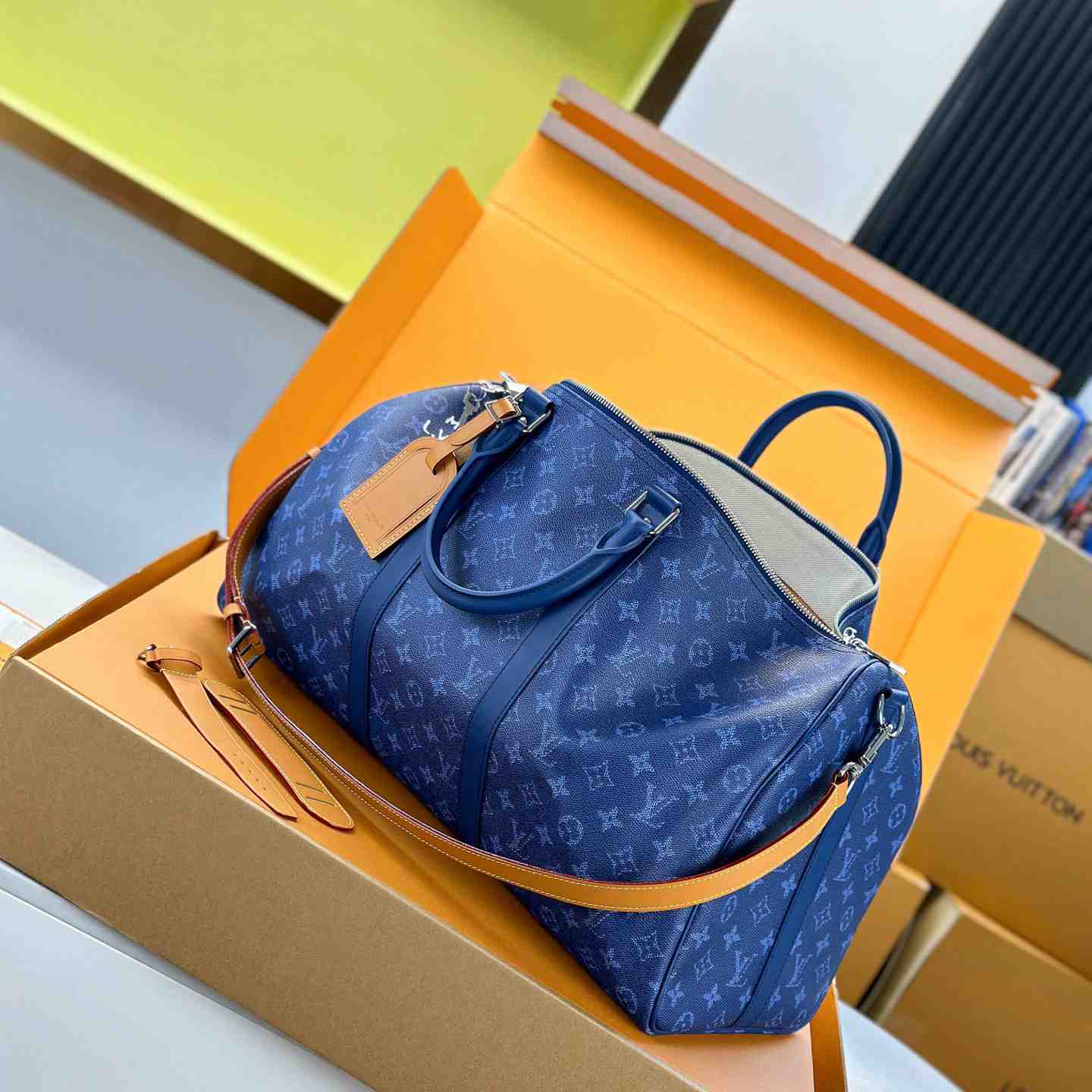 Louis Vuitton Keepall Bandoulière 50 M26864 - DesignerGu
