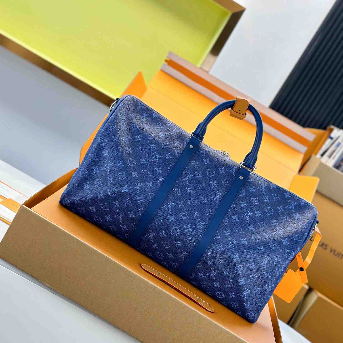 Louis Vuitton Keepall Bandoulière 50 M26864 - DesignerGu