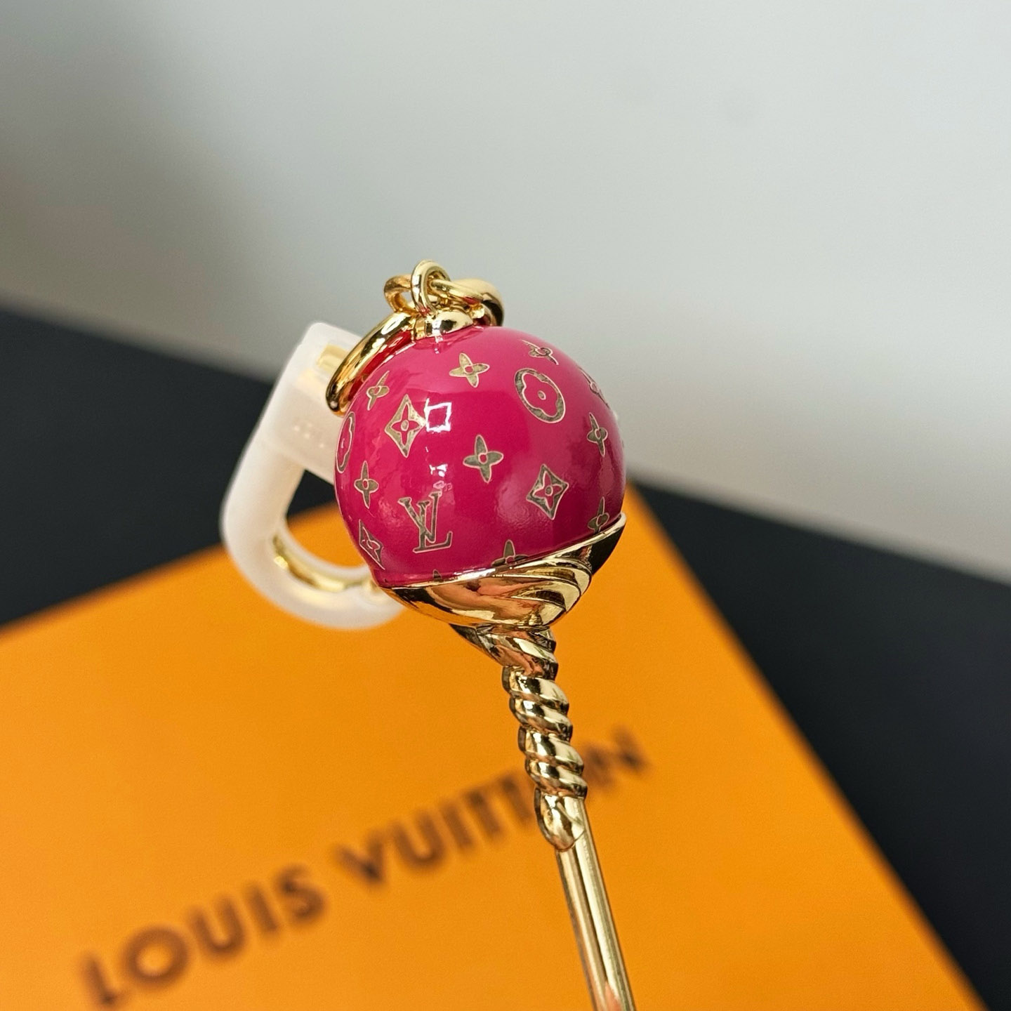 Louis Vuitton LV Sweets Bag Charm M03519 - DesignerGu