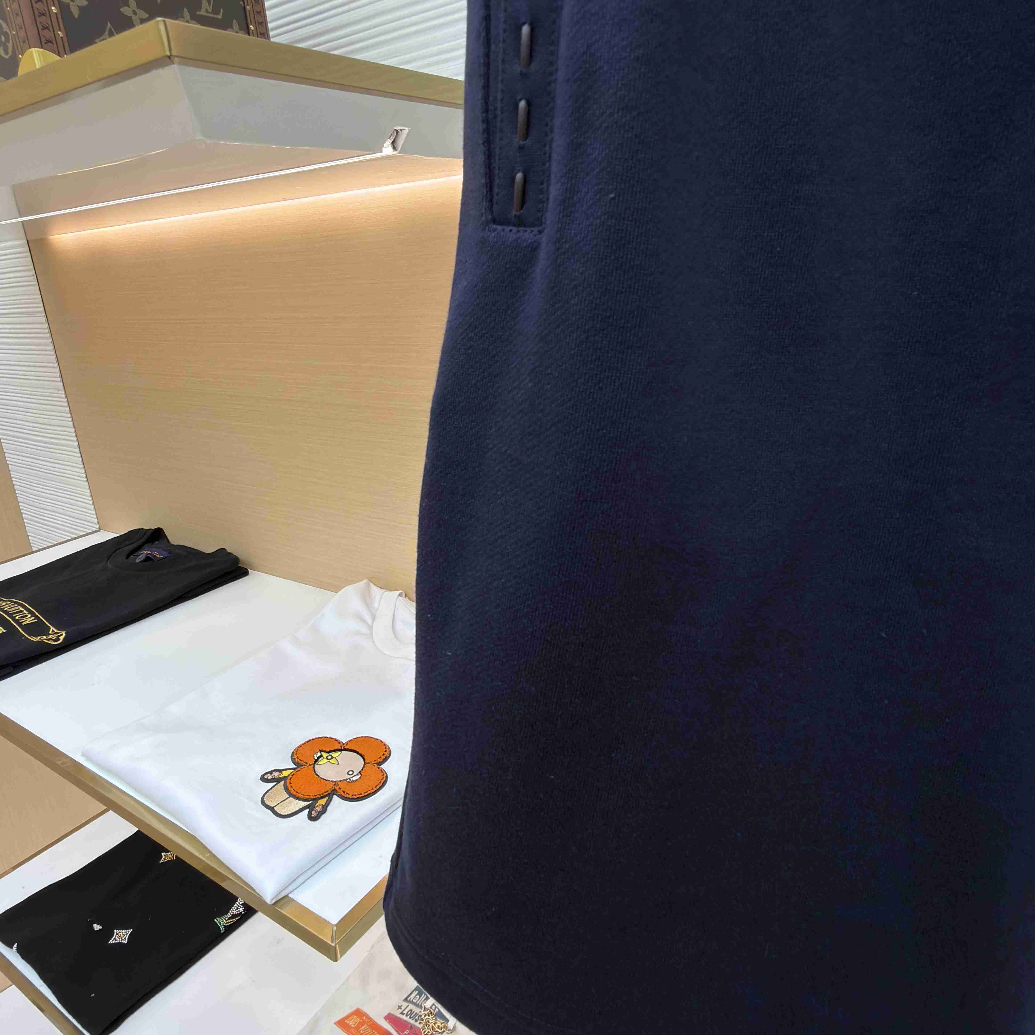 Fendi Navy Blue Cotton Shorts - DesignerGu