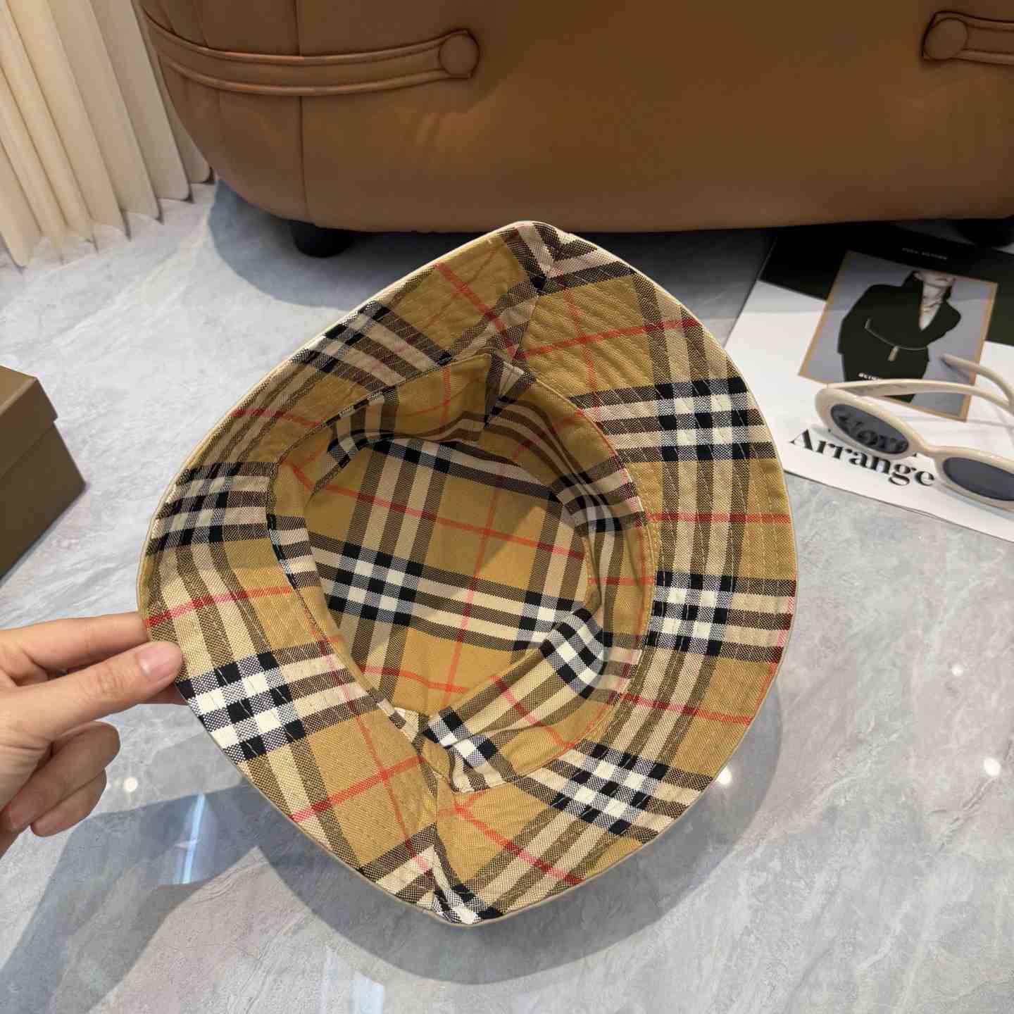 Burberry  Reversible Gabardine Bucket Hat - DesignerGu
