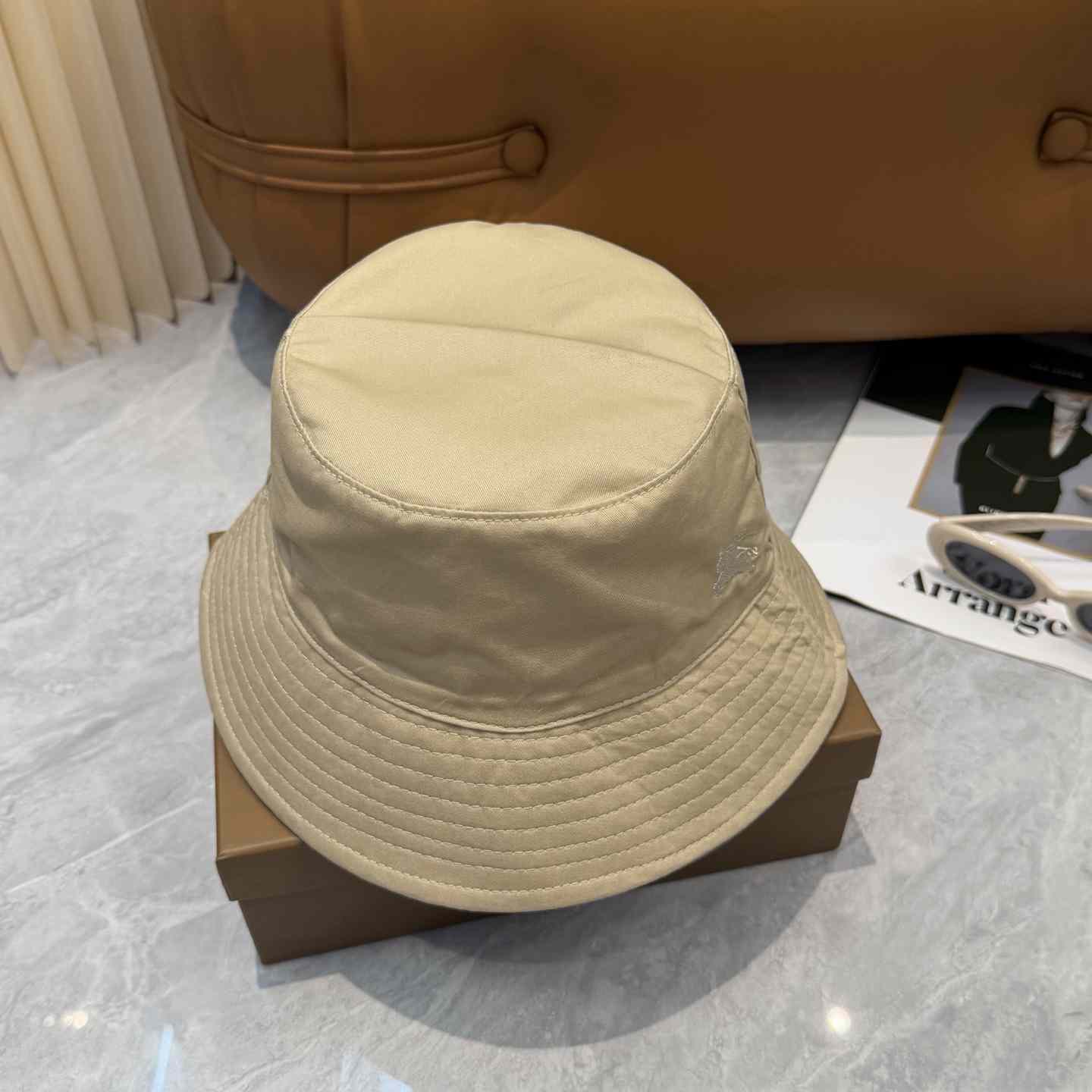 Burberry  Reversible Gabardine Bucket Hat - DesignerGu