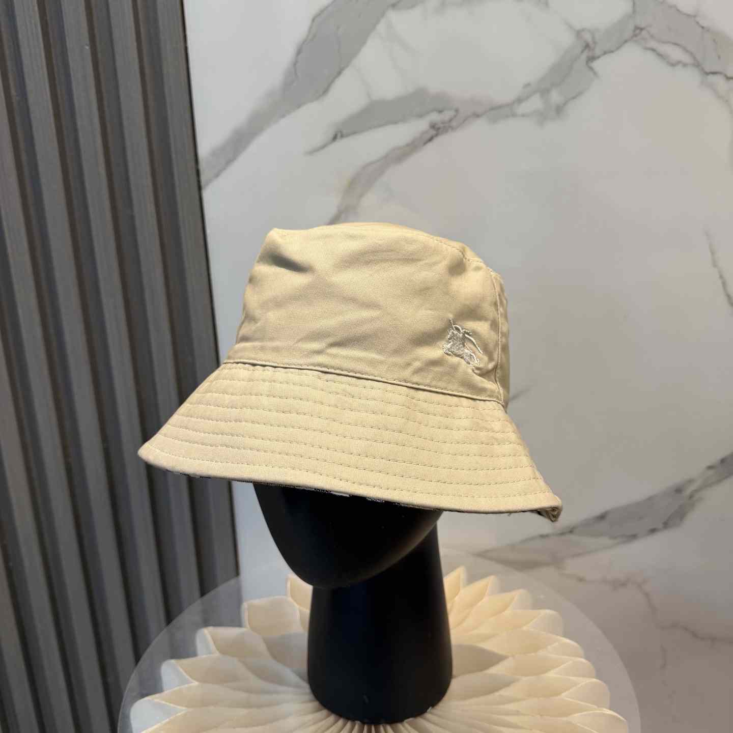 Burberry  Reversible Gabardine Bucket Hat - DesignerGu