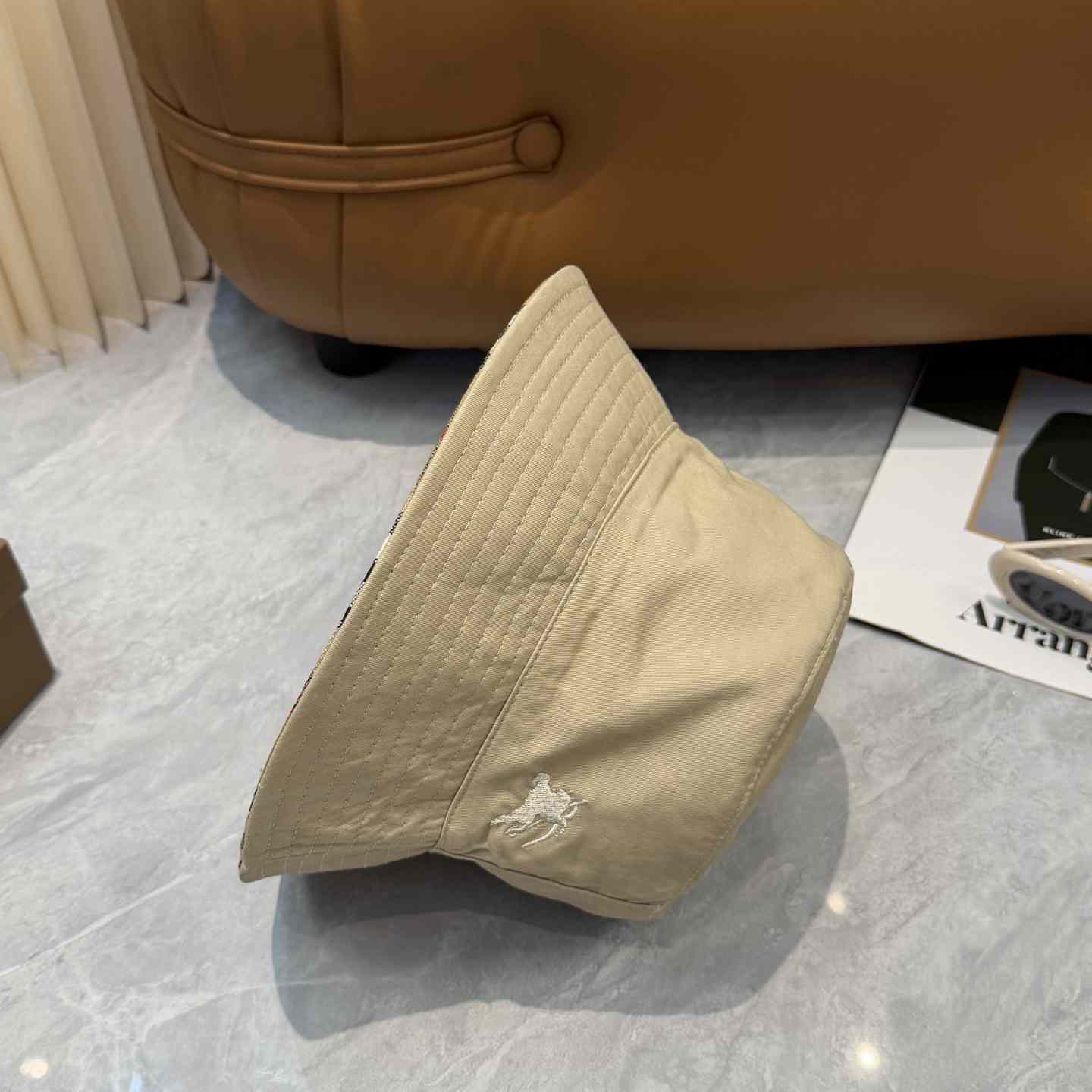 Burberry  Reversible Gabardine Bucket Hat - DesignerGu