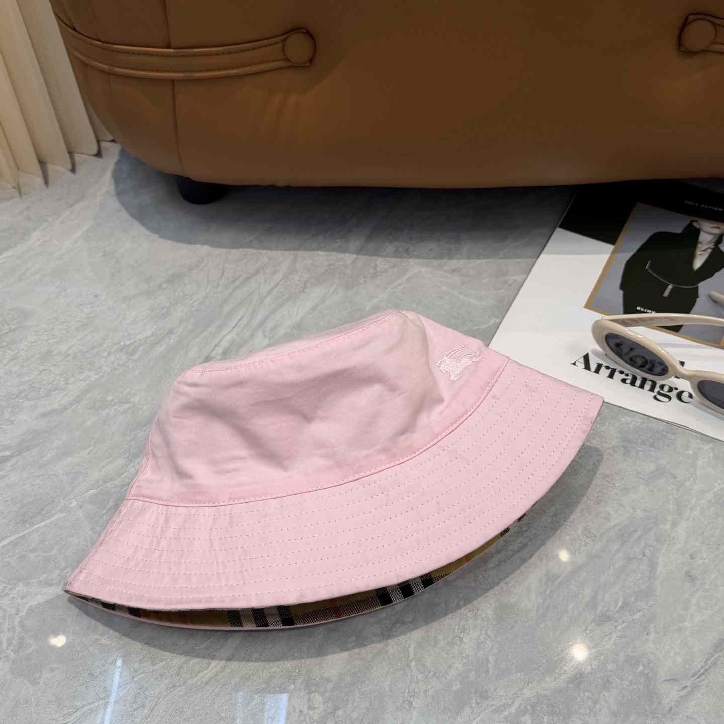 Burberry  Reversible Gabardine Bucket Hat - DesignerGu