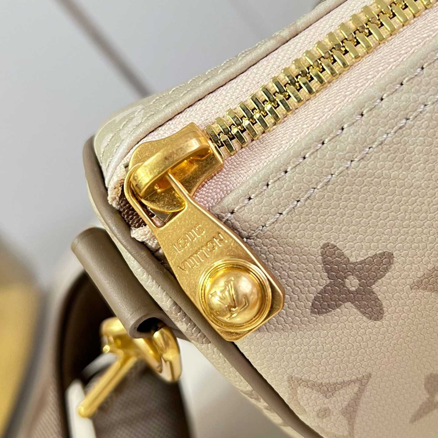 Louis Vuitton Keepall Bandoulière 25 M29272 - DesignerGu