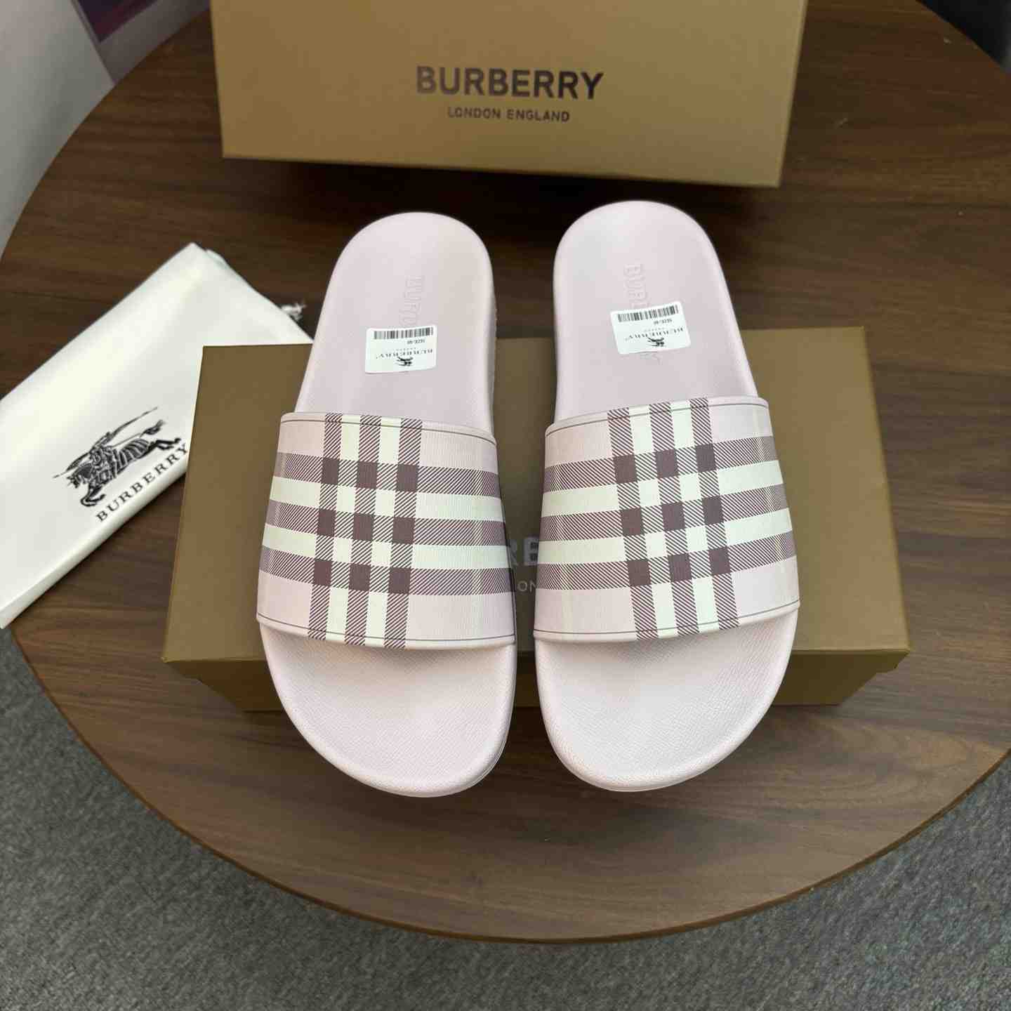 Burberry Check Slides - DesignerGu
