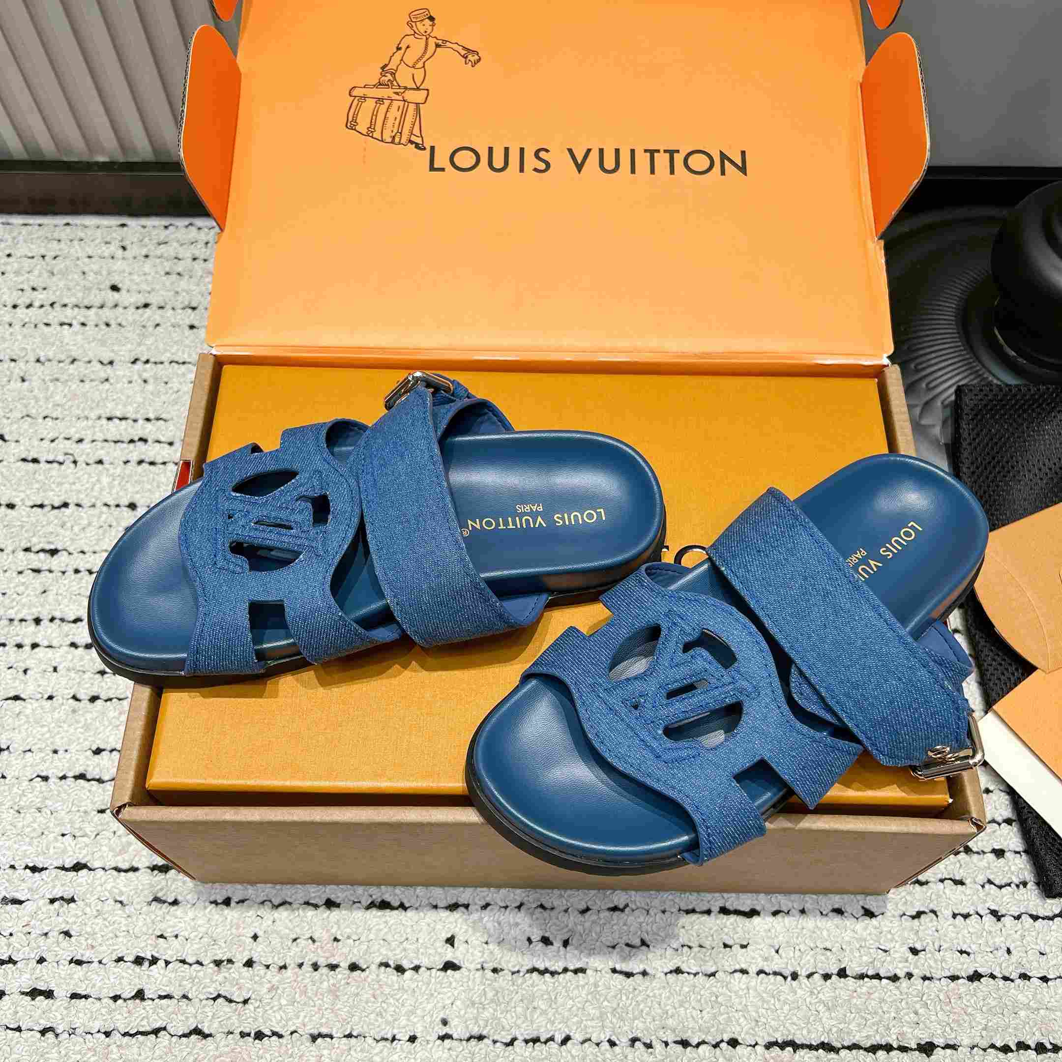 Louis Vuitton LV Isola Comfort Mule  - DesignerGu