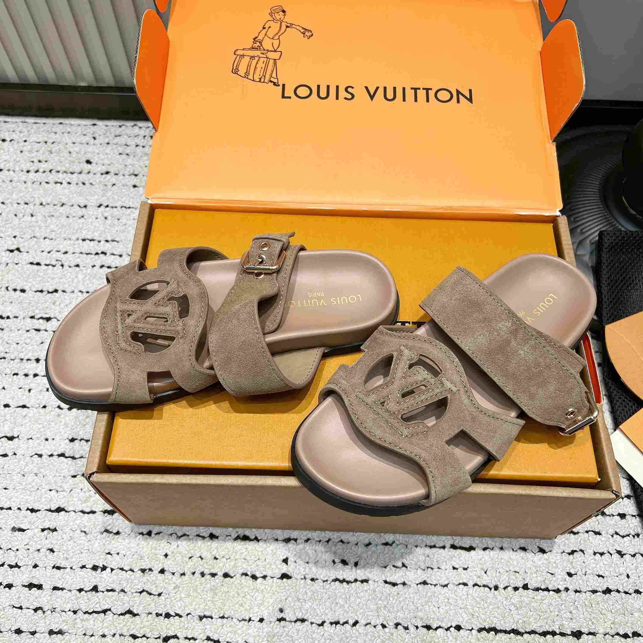 Louis Vuitton LV Isola Comfort Mule  - DesignerGu