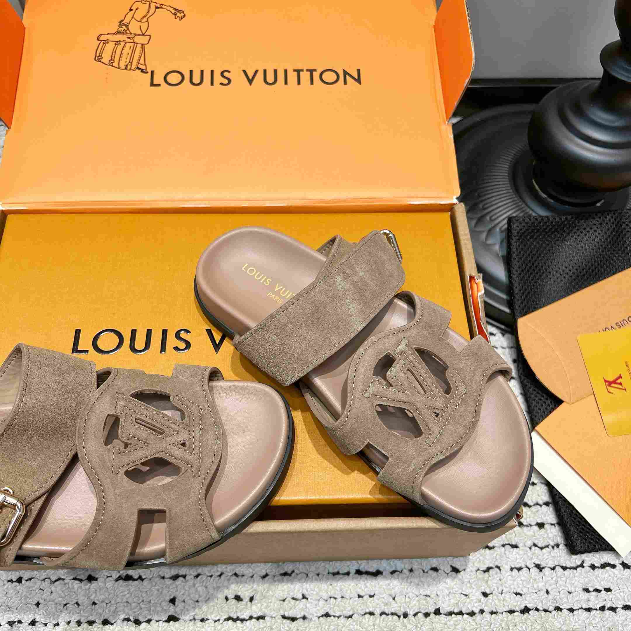 Louis Vuitton LV Isola Comfort Mule  - DesignerGu