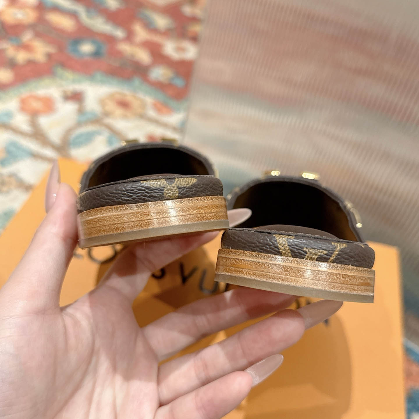 Louis Vuitton LV Mare Flat Mule - DesignerGu