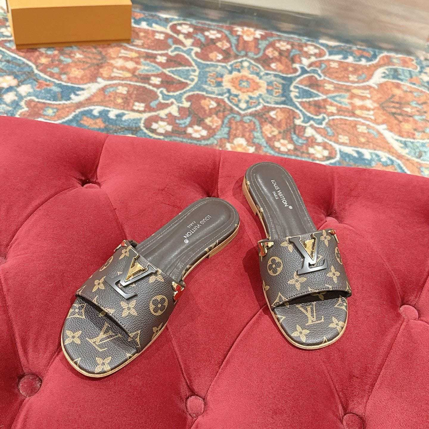 Louis Vuitton LV Mare Flat Mule - DesignerGu