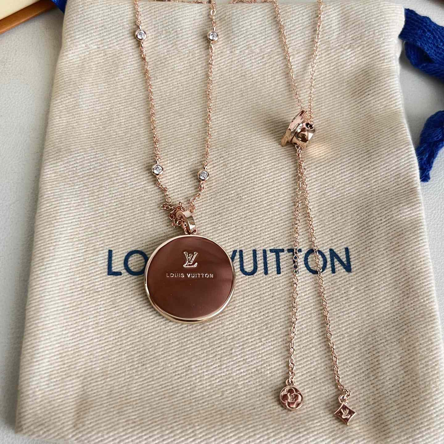 Louis Vuitton Color Blossom XL Sun Pendant, Pink Gold, White Mother-of-Pearl and Diamonds Q04156 - DesignerGu