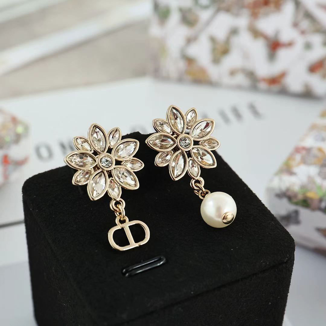 Dior Fleur De Glace Asymmetrical Earrings - DesignerGu