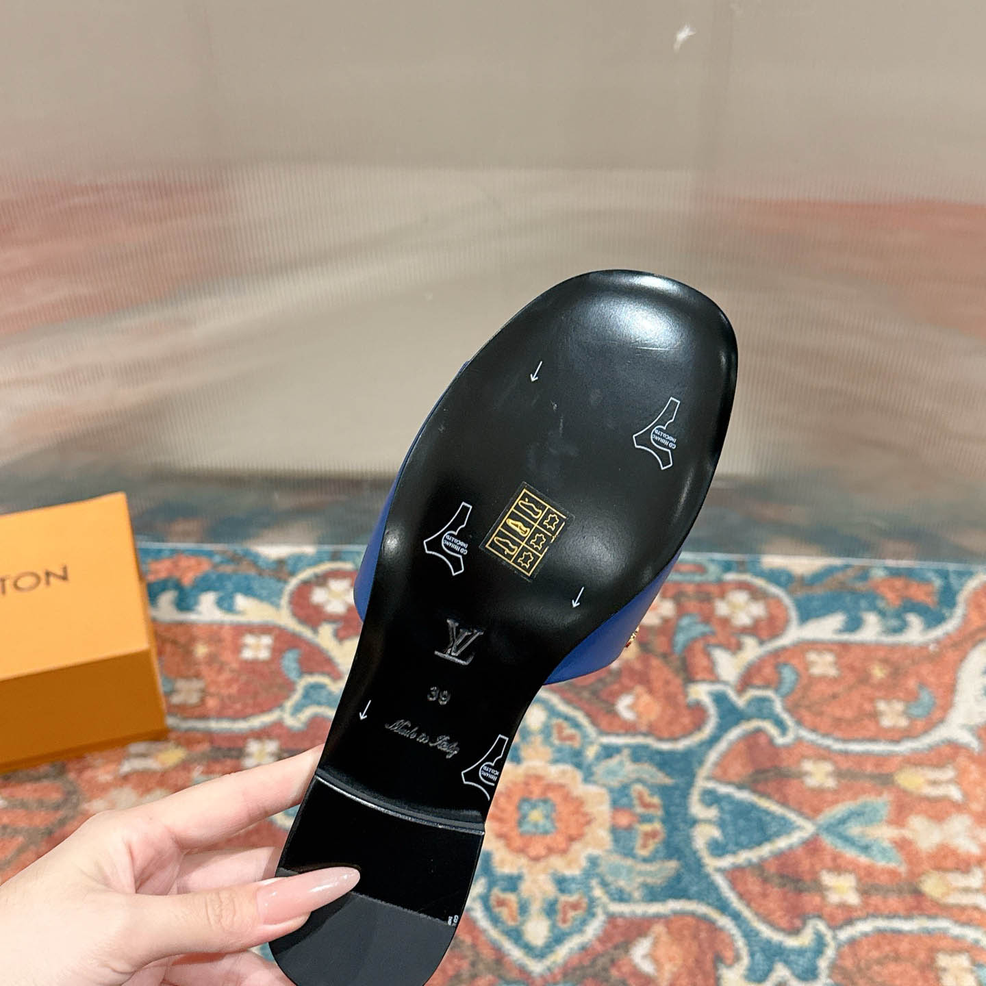 Louis Vuitton LV Mare Flat Mule - DesignerGu