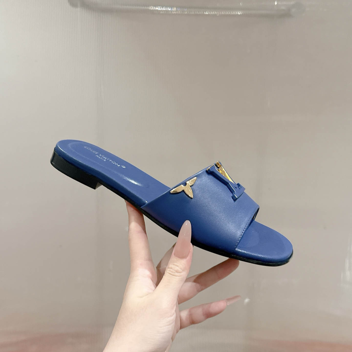 Louis Vuitton LV Mare Flat Mule - DesignerGu
