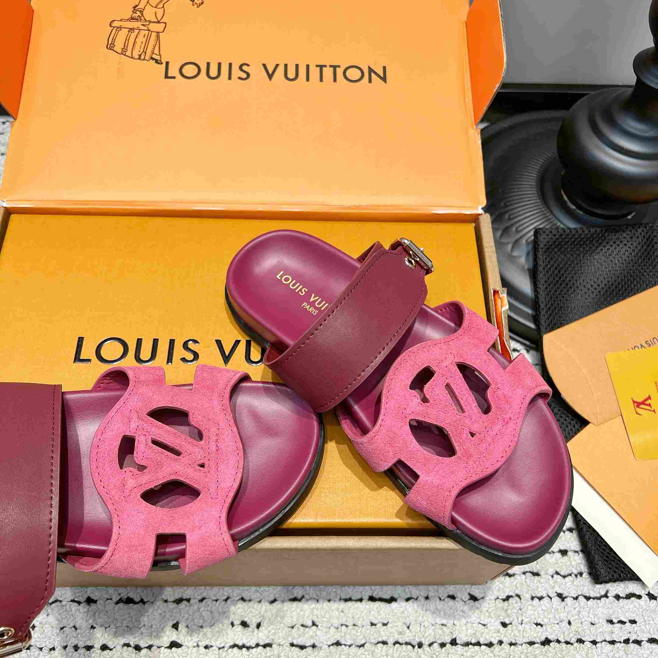 Louis Vuitton LV Isola Comfort Mule  - DesignerGu