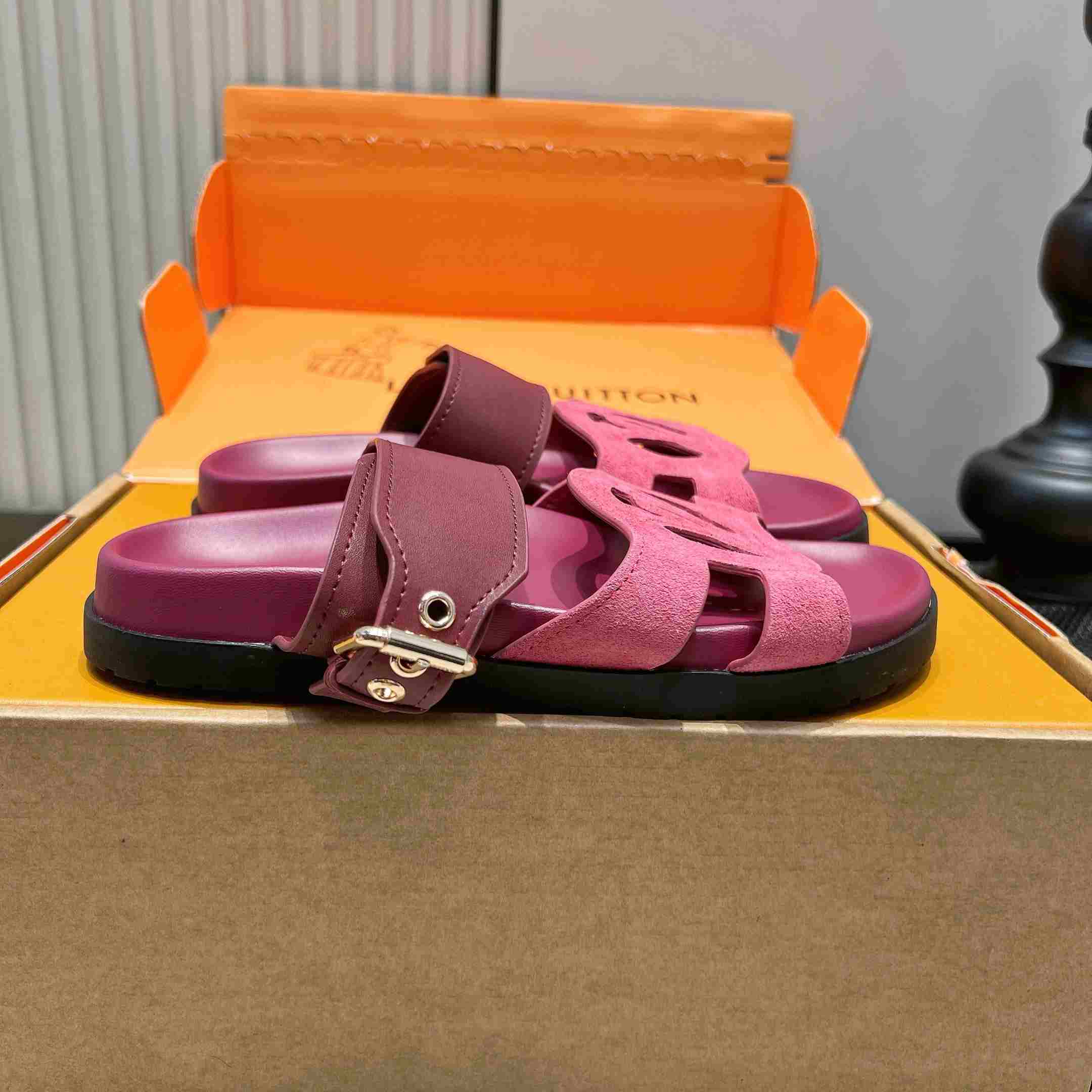 Louis Vuitton LV Isola Comfort Mule  - DesignerGu