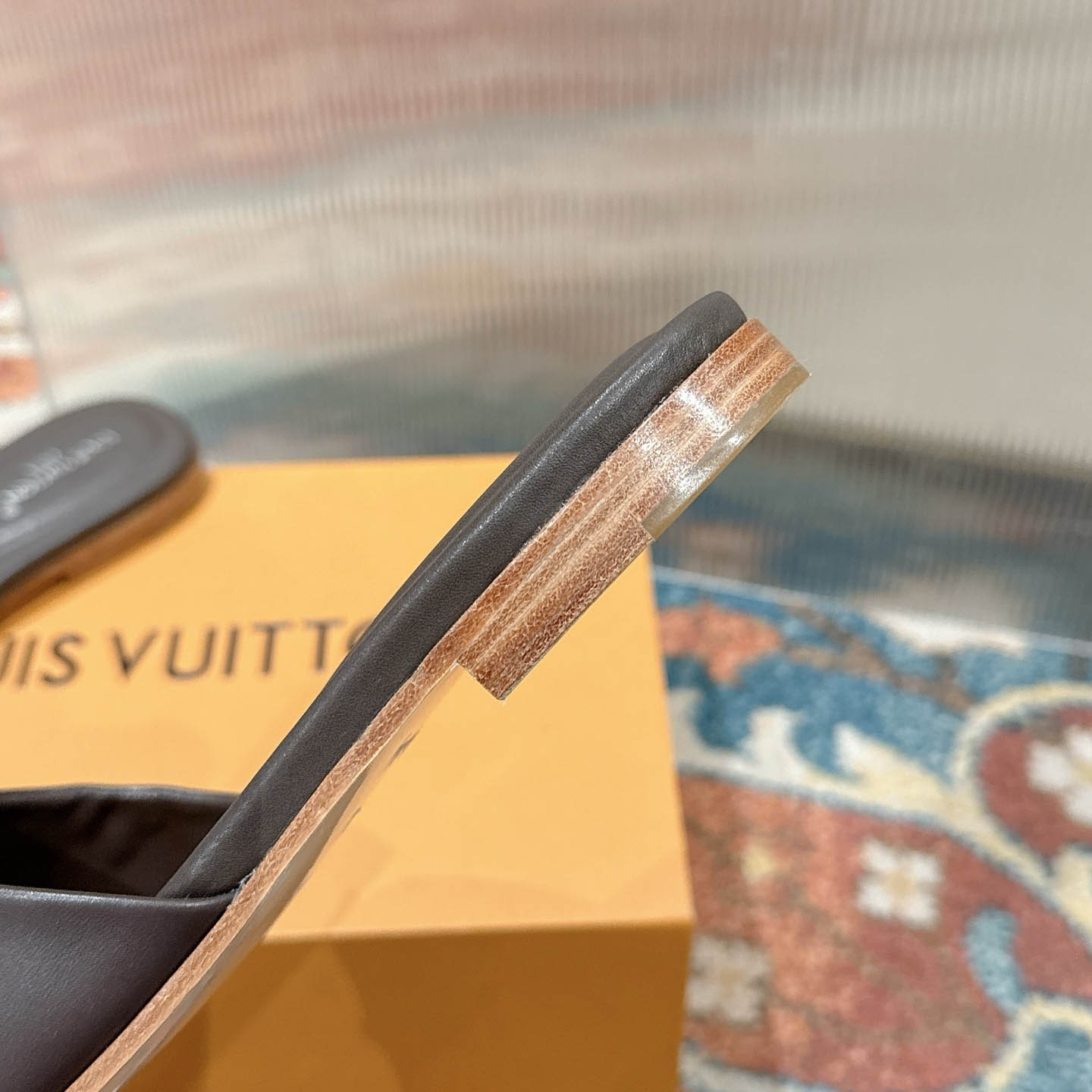 Louis Vuitton LV Mare Flat Mule - DesignerGu