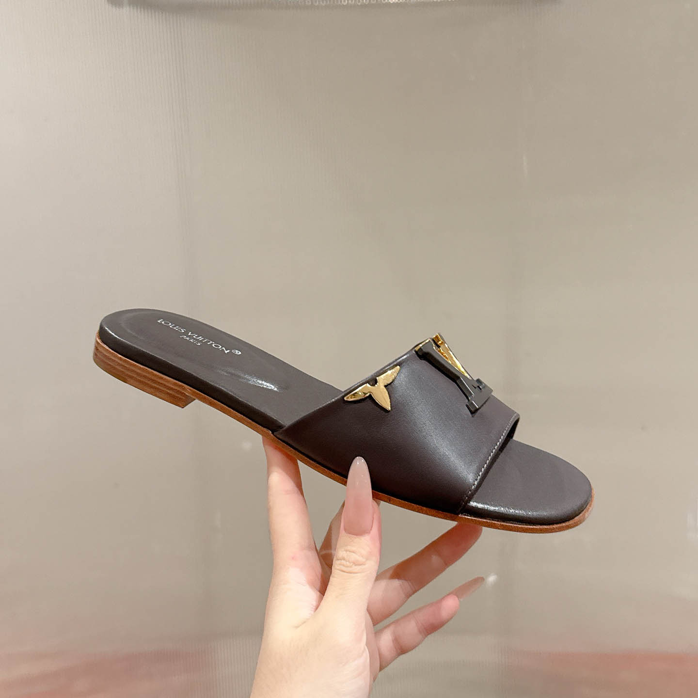 Louis Vuitton LV Mare Flat Mule - DesignerGu