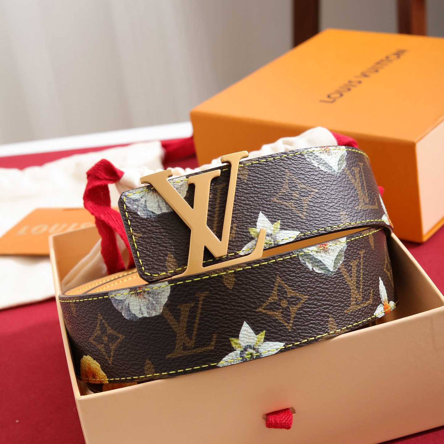 Louis Vuitton LV Initiales Monogram Flower 40mm Reversible Belt - DesignerGu