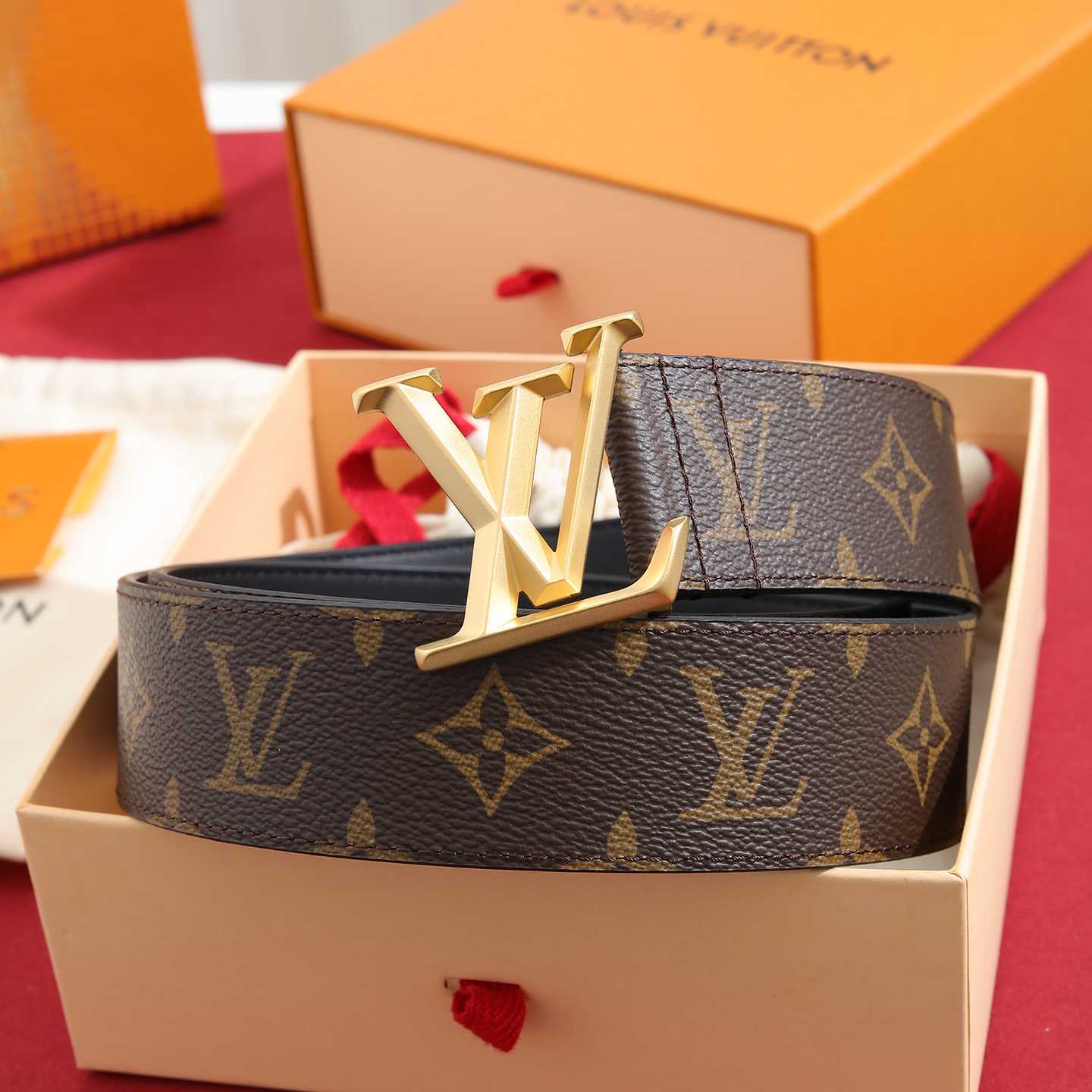 Louis Vuitton LV Pyramide 40mm Belt - DesignerGu