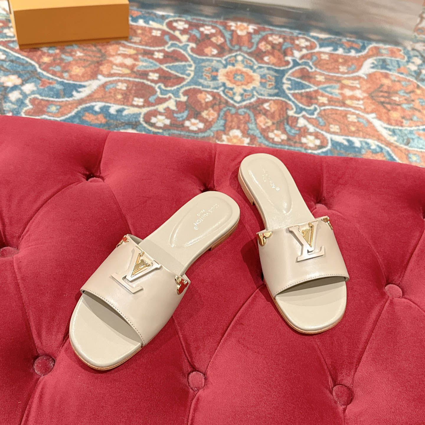 Louis Vuitton LV Mare Flat Mule - DesignerGu