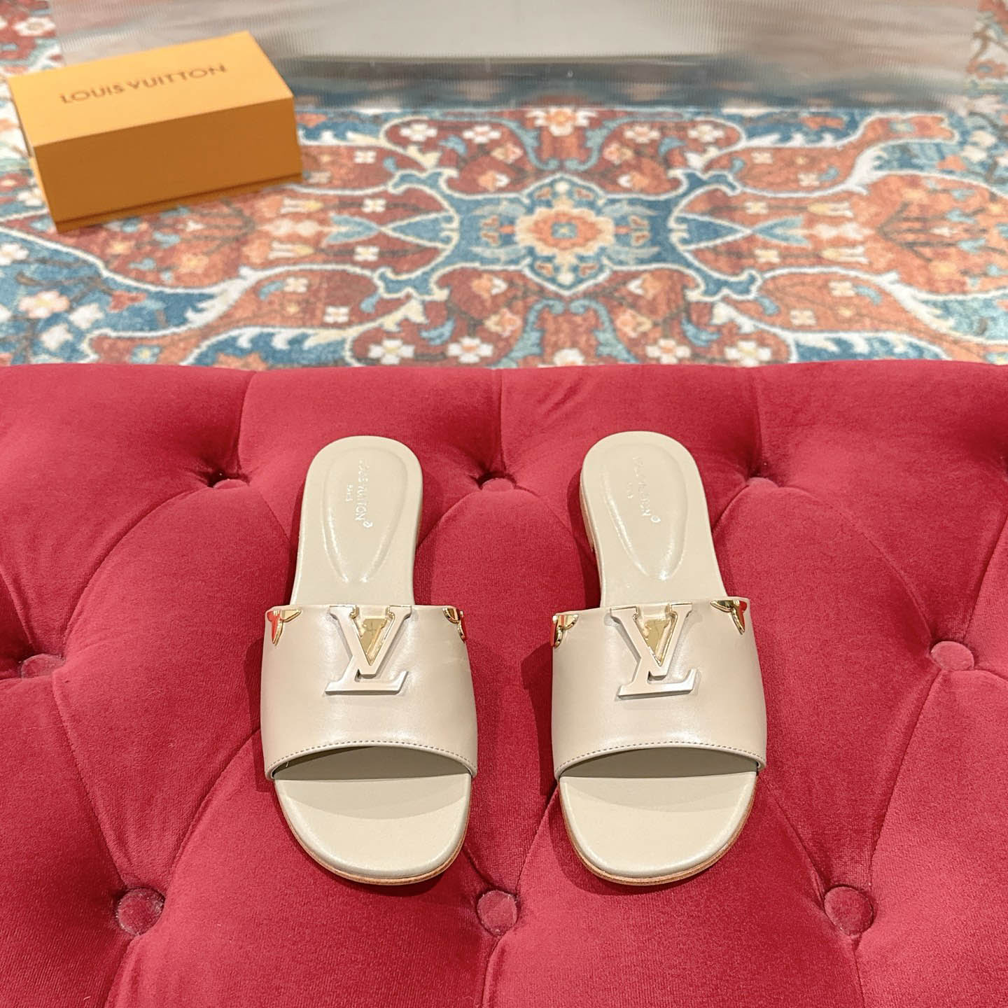 Louis Vuitton LV Mare Flat Mule - DesignerGu