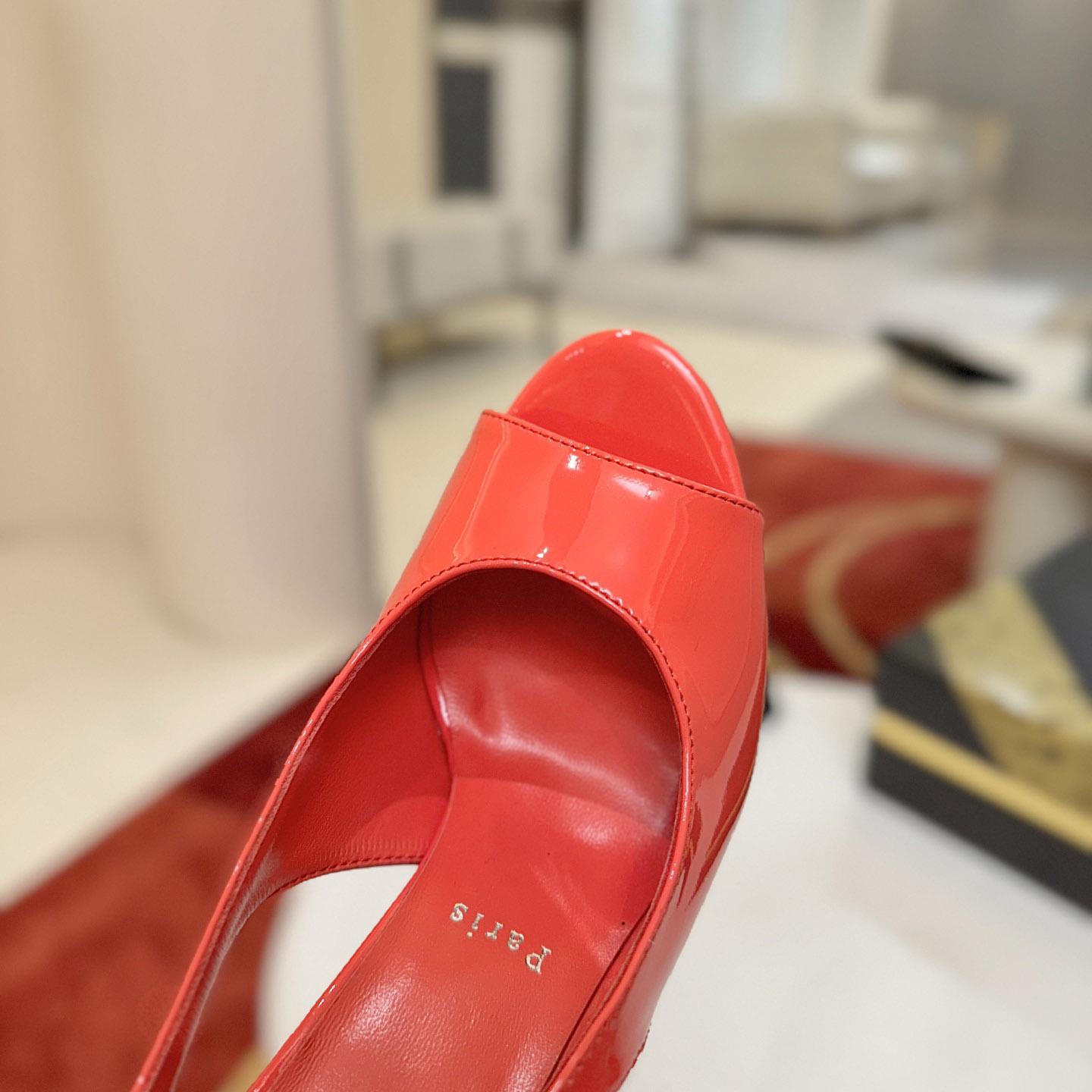 Christian Louboutin Sofia Z - DesignerGu